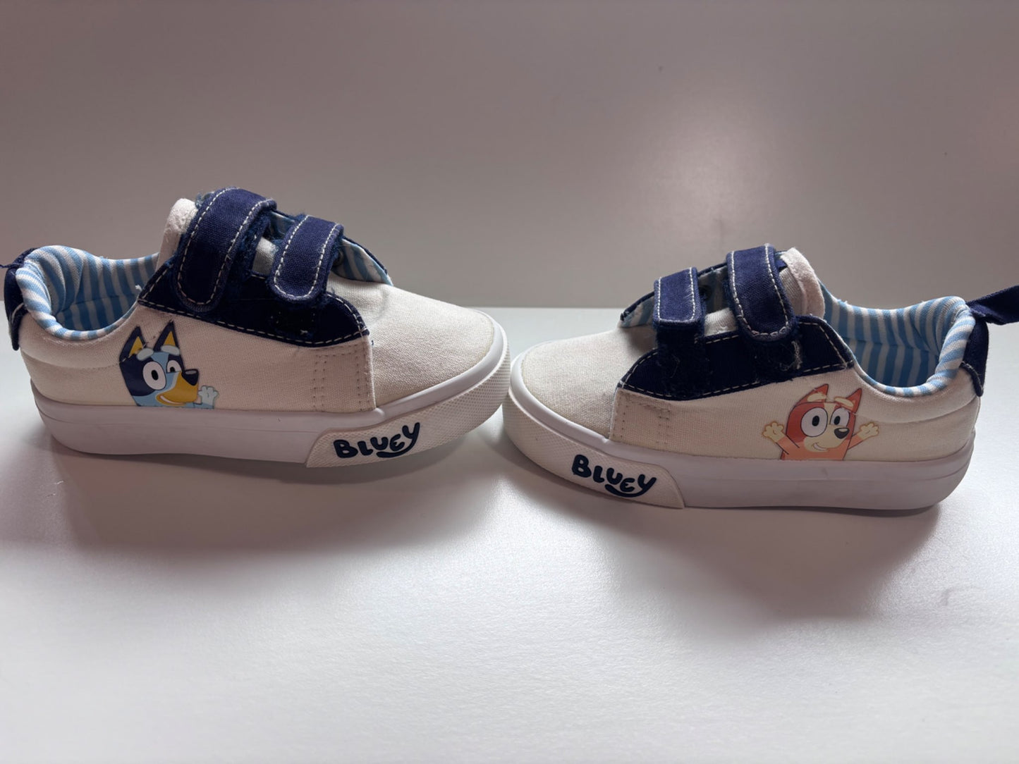 size 9 bluey shoes , Shoes 9 (Toddler:2-4yr)