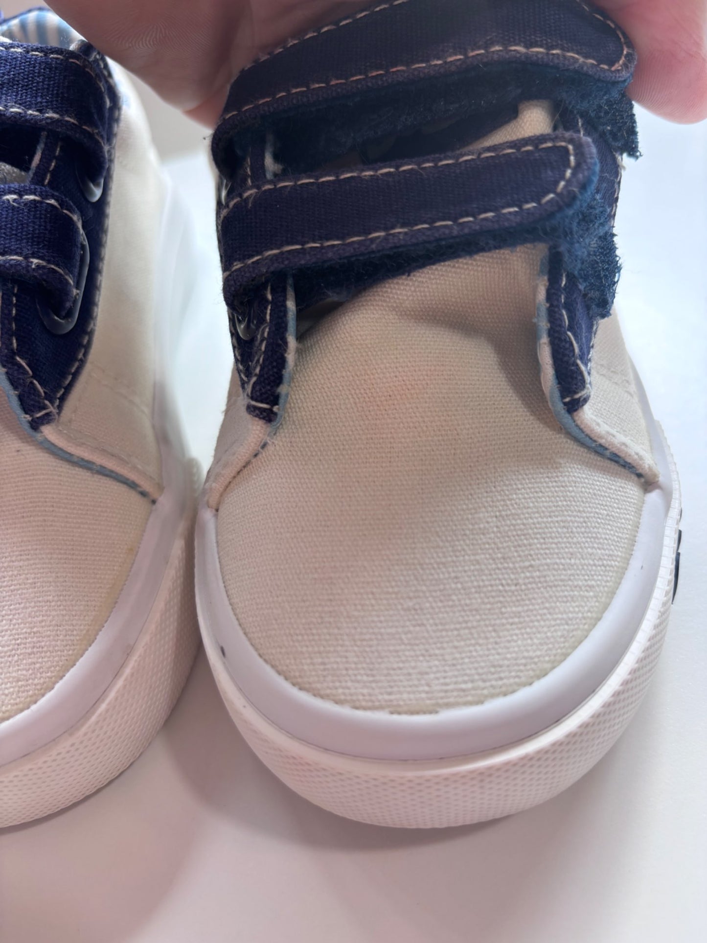 size 9 bluey shoes , Shoes 9 (Toddler:2-4yr)