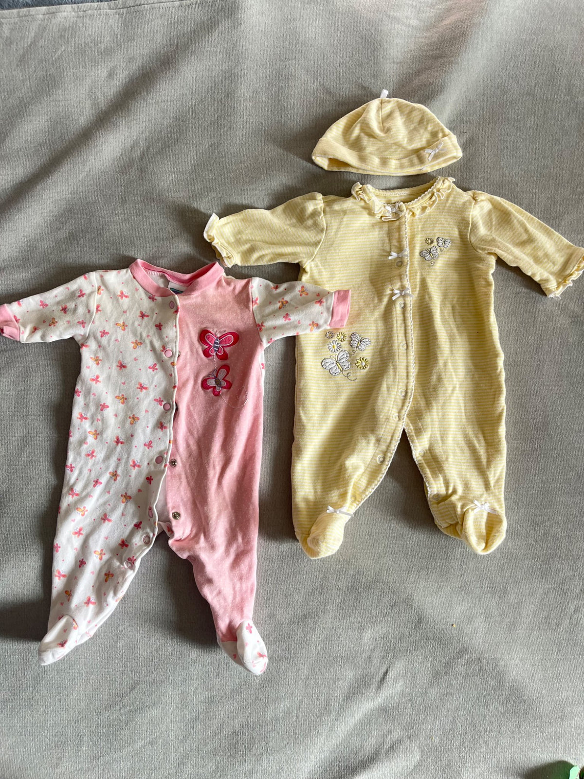 2 girls onesies, Kids 3 Month (0-3M)