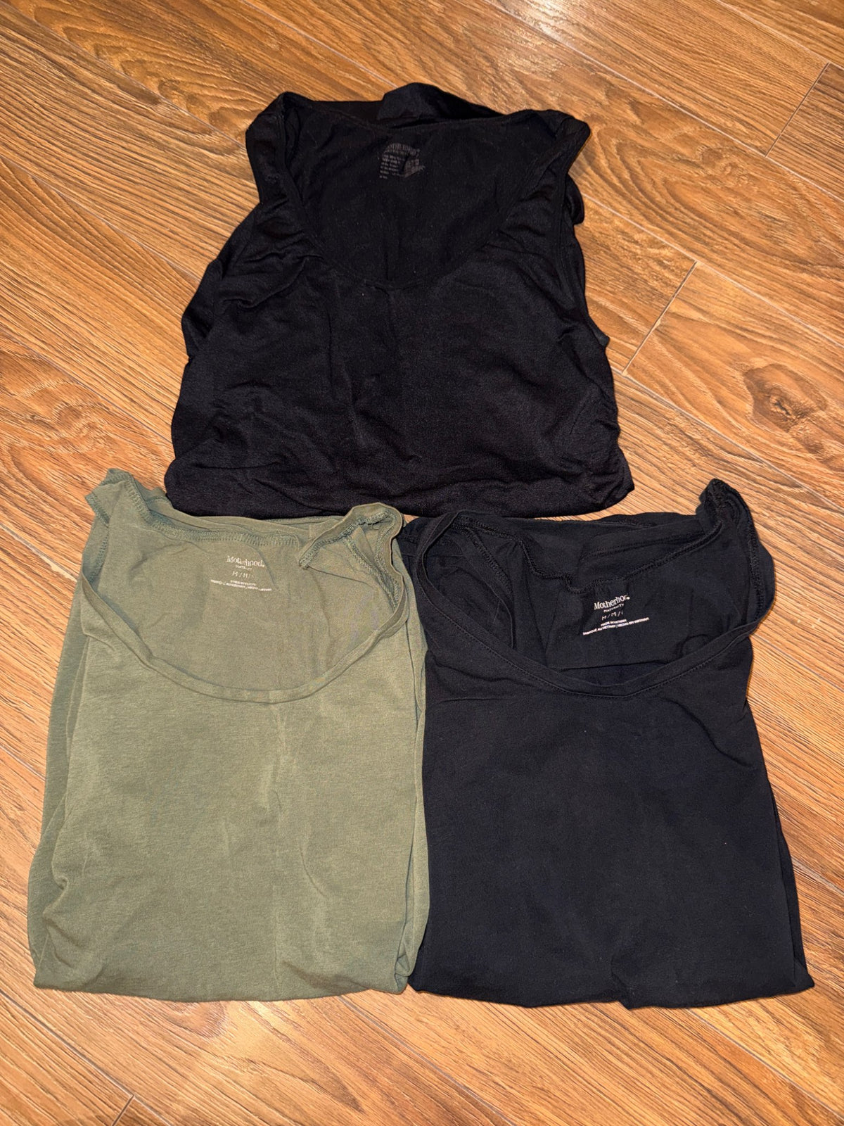 Motherhood Maternity Tank Lot