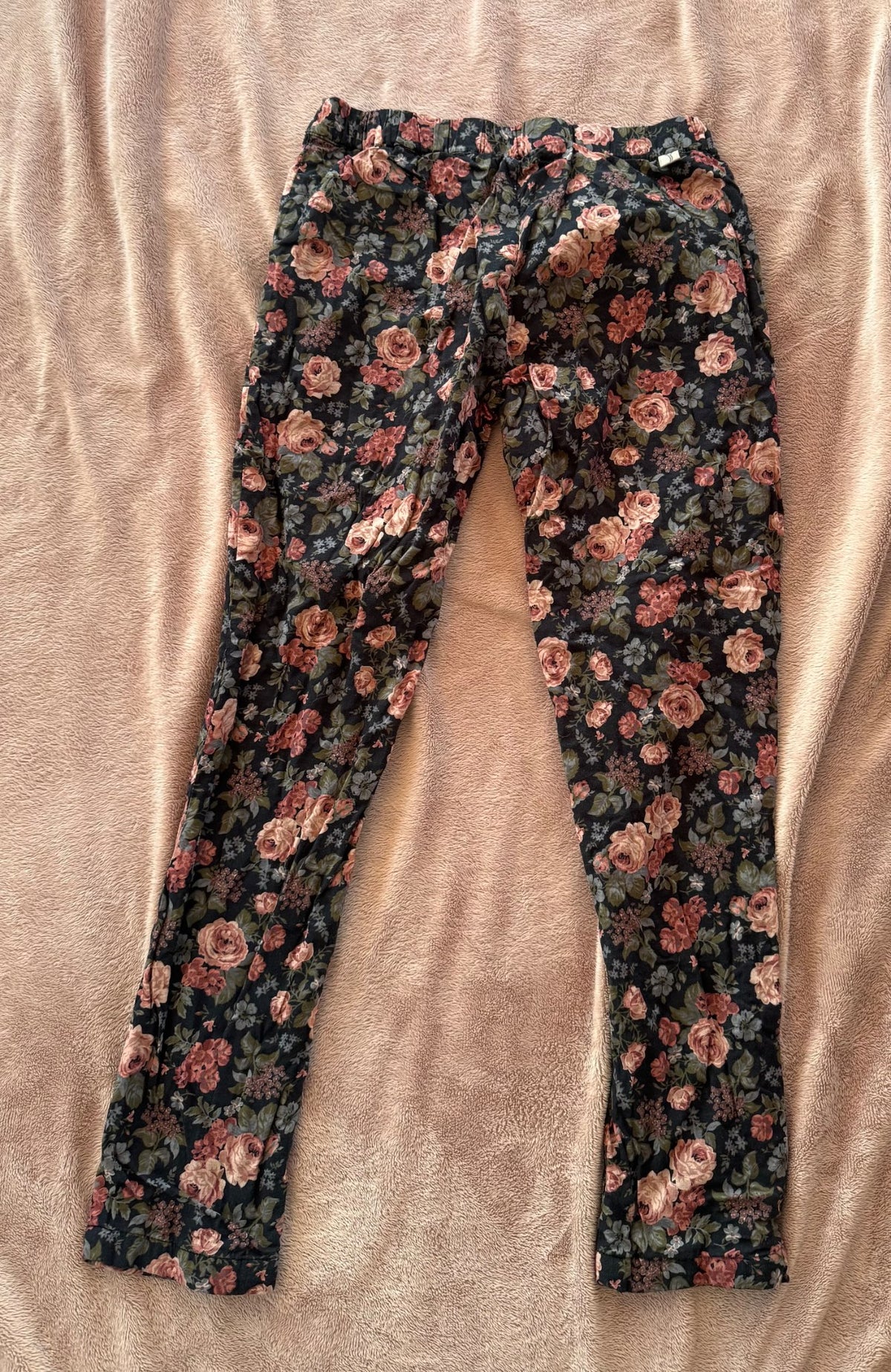 Wheat sweater and pants bundle (size 8), Kids 8