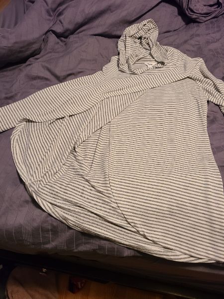 Thyme Maternity hoodie size xs, Maternity XS (0-2)