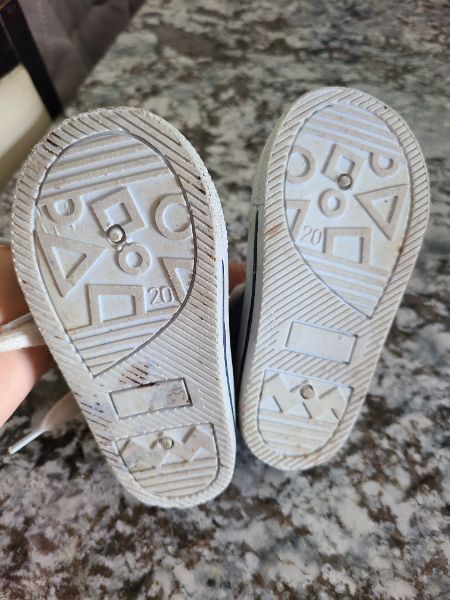 Size 5 shoes , Shoes 5 (Walkers:12-24 mth)