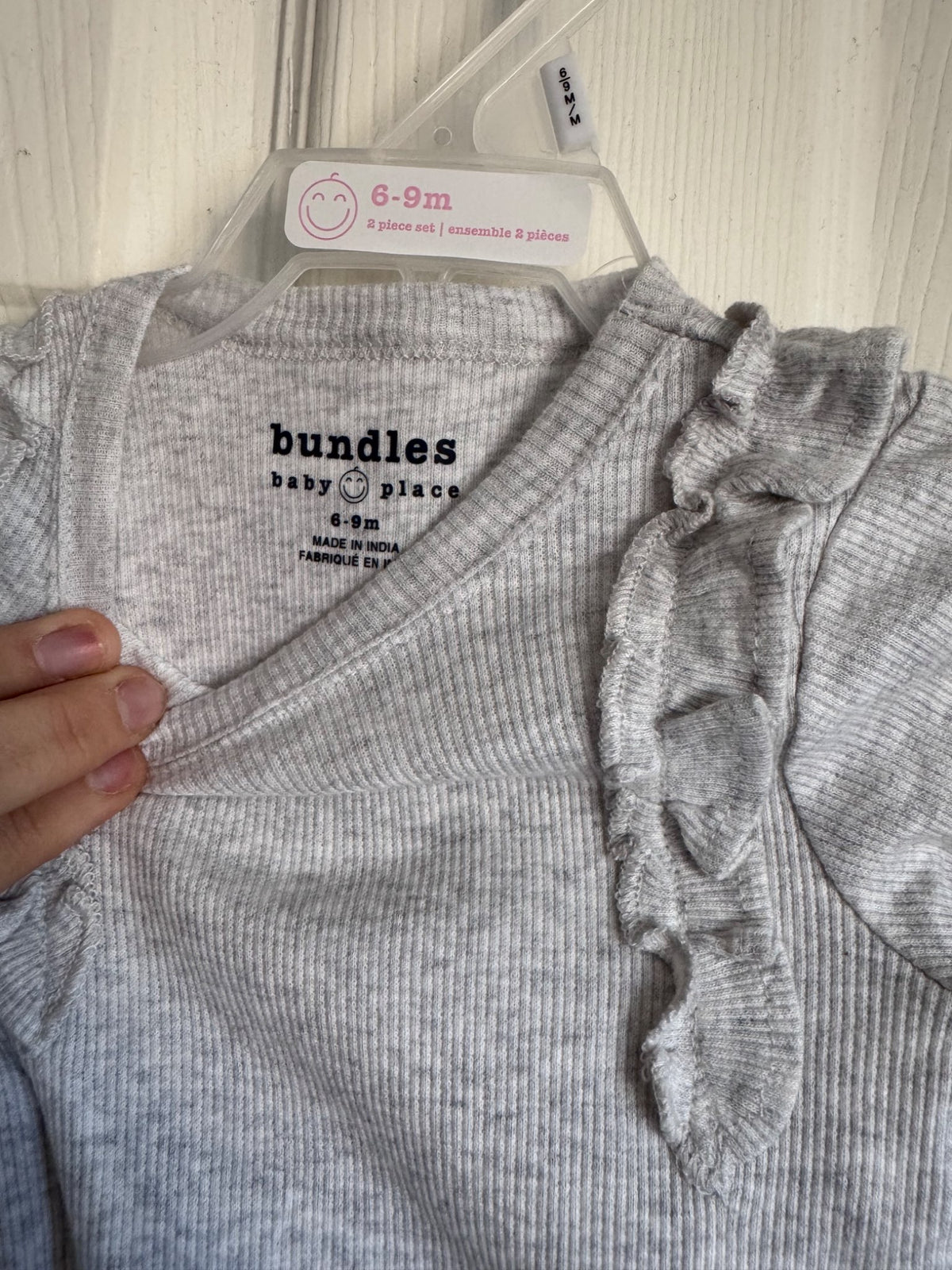 NWT Carters 6-9 M outfit (grey), Kids 9 Month (6-9M)