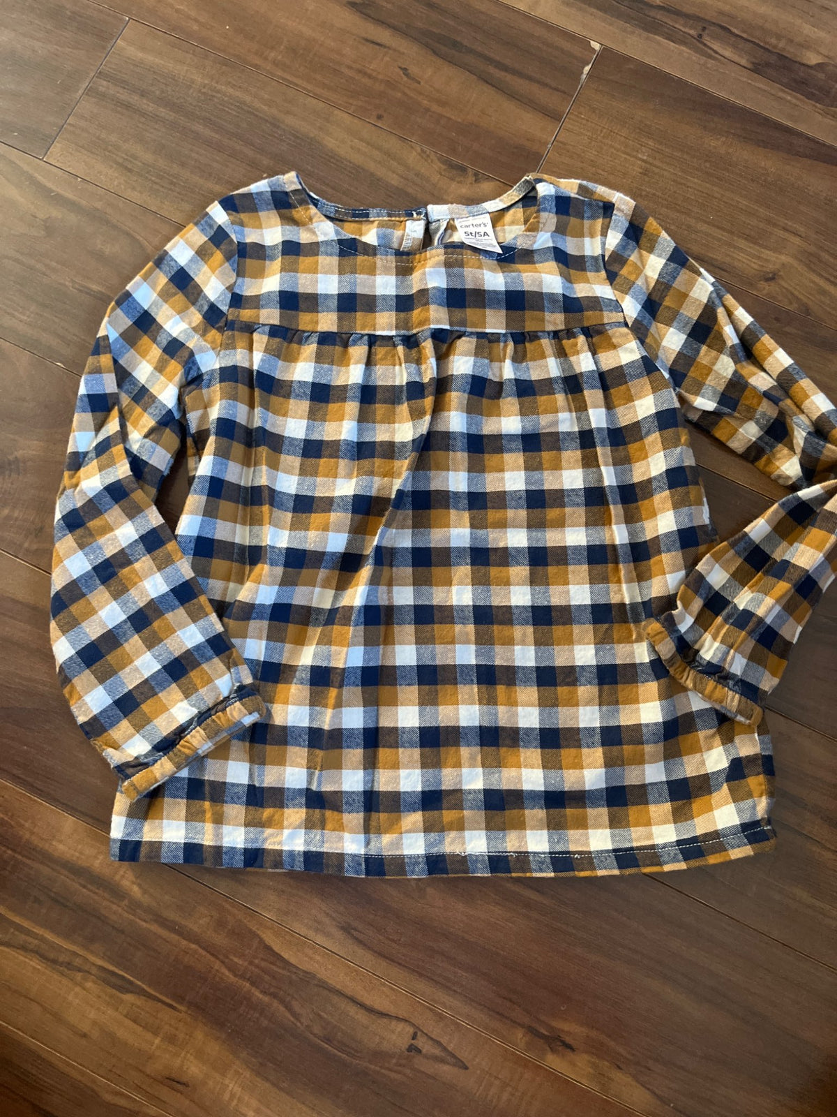Carters long sleeved shirt , Kids 5/5T
