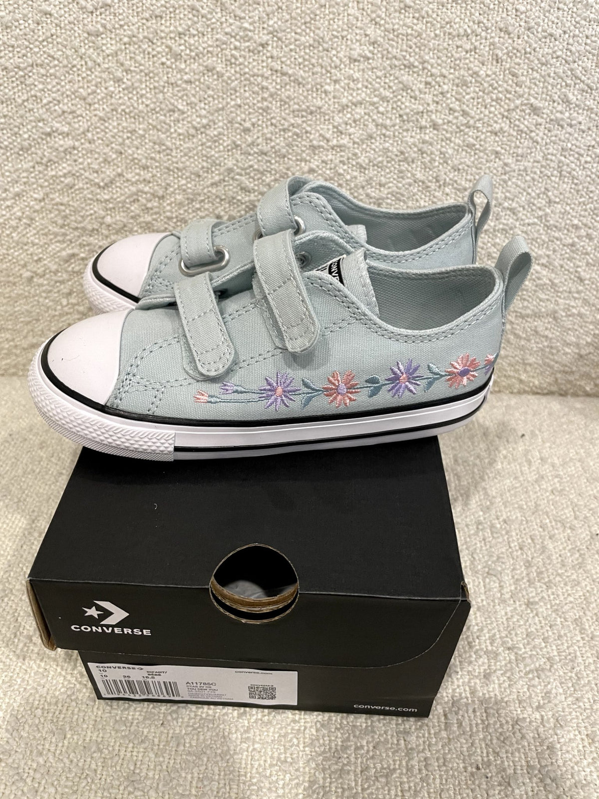 Converse shoes, Shoes 10 (Toddler:2-4yr)