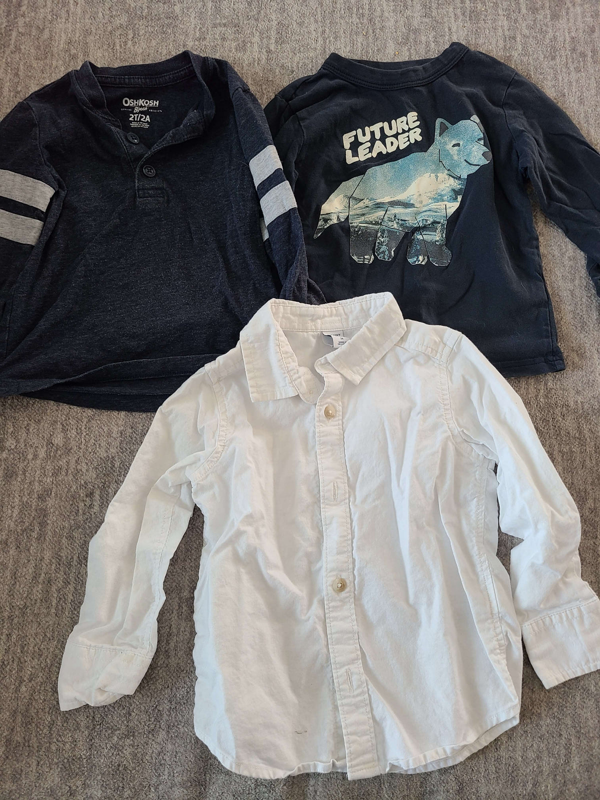 2T long sleeve shirts.. 3 pcs, Kids 2T