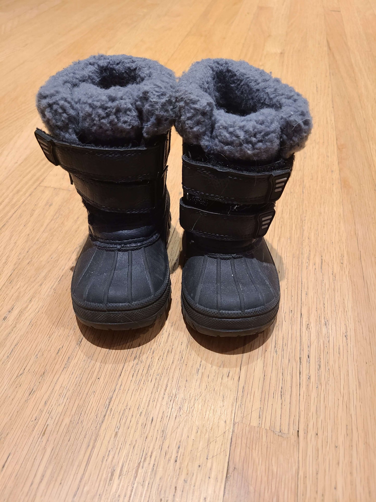 Joe fresh size 5 boots , Shoes 5 (Walkers:12-24 mth)