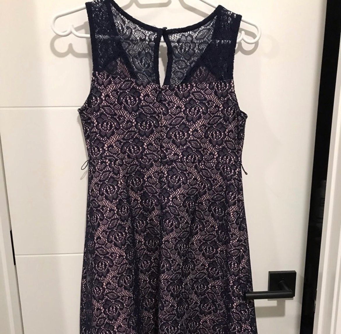 Blue lace, pink underlay, Maternity dress Small, Maternity S (4-6)