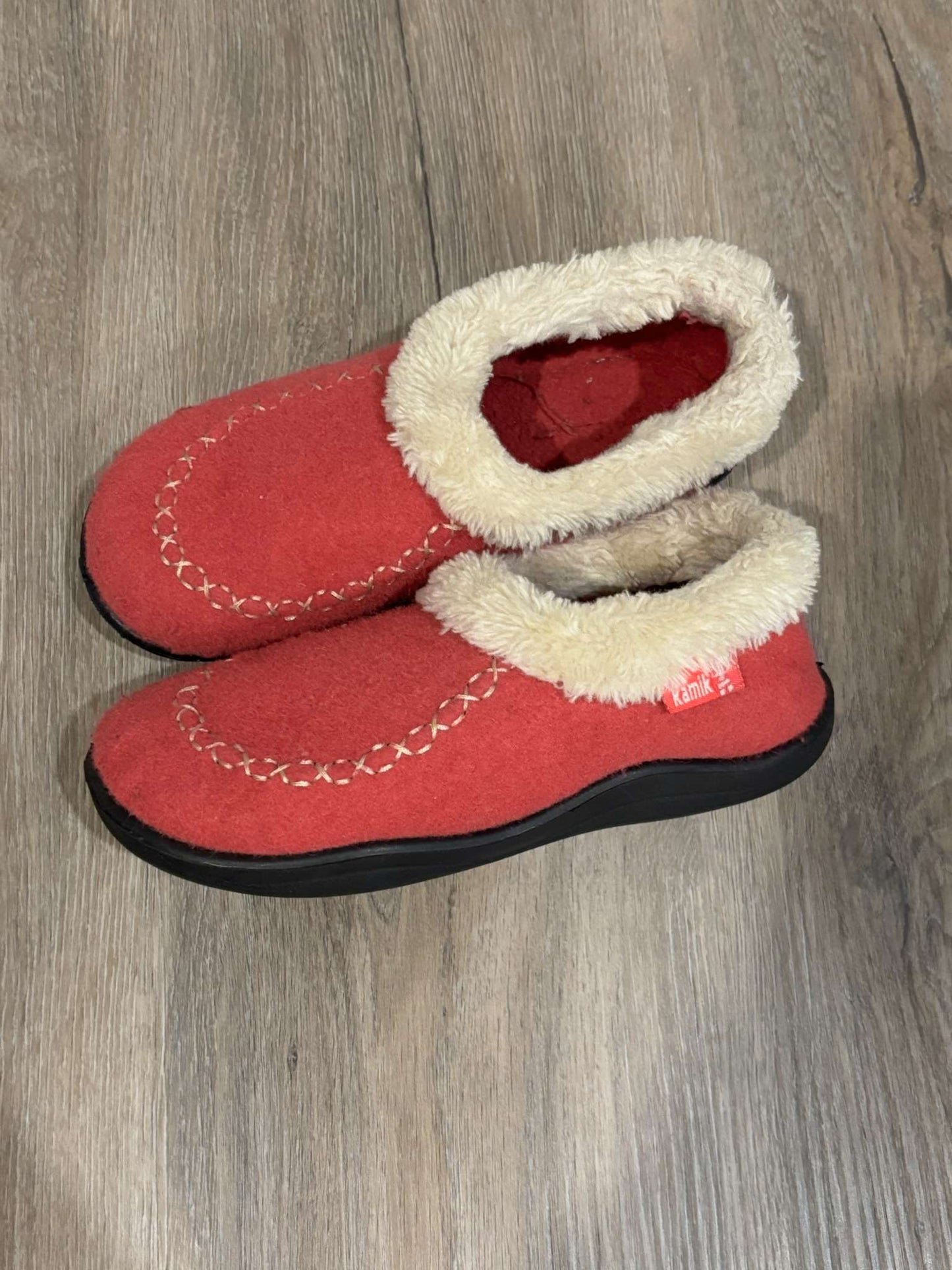 Kamik Cozy Cabin Slippers Size 1, Shoes 1 (Kids:4-8yr)
