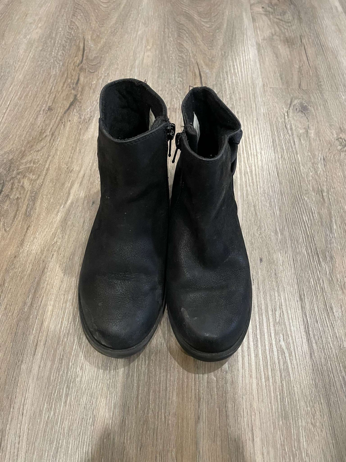Black Ankle Boots Size 1, Shoes 1 (Kids:4-8yr)