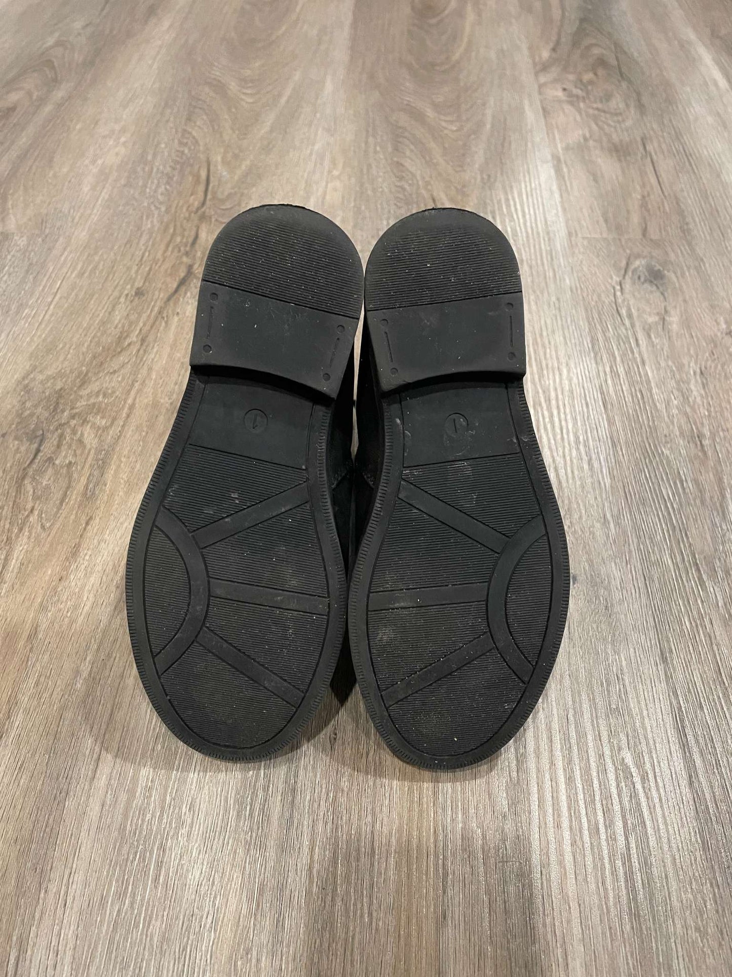 Black Ankle Boots Size 1, Shoes 1 (Kids:4-8yr)
