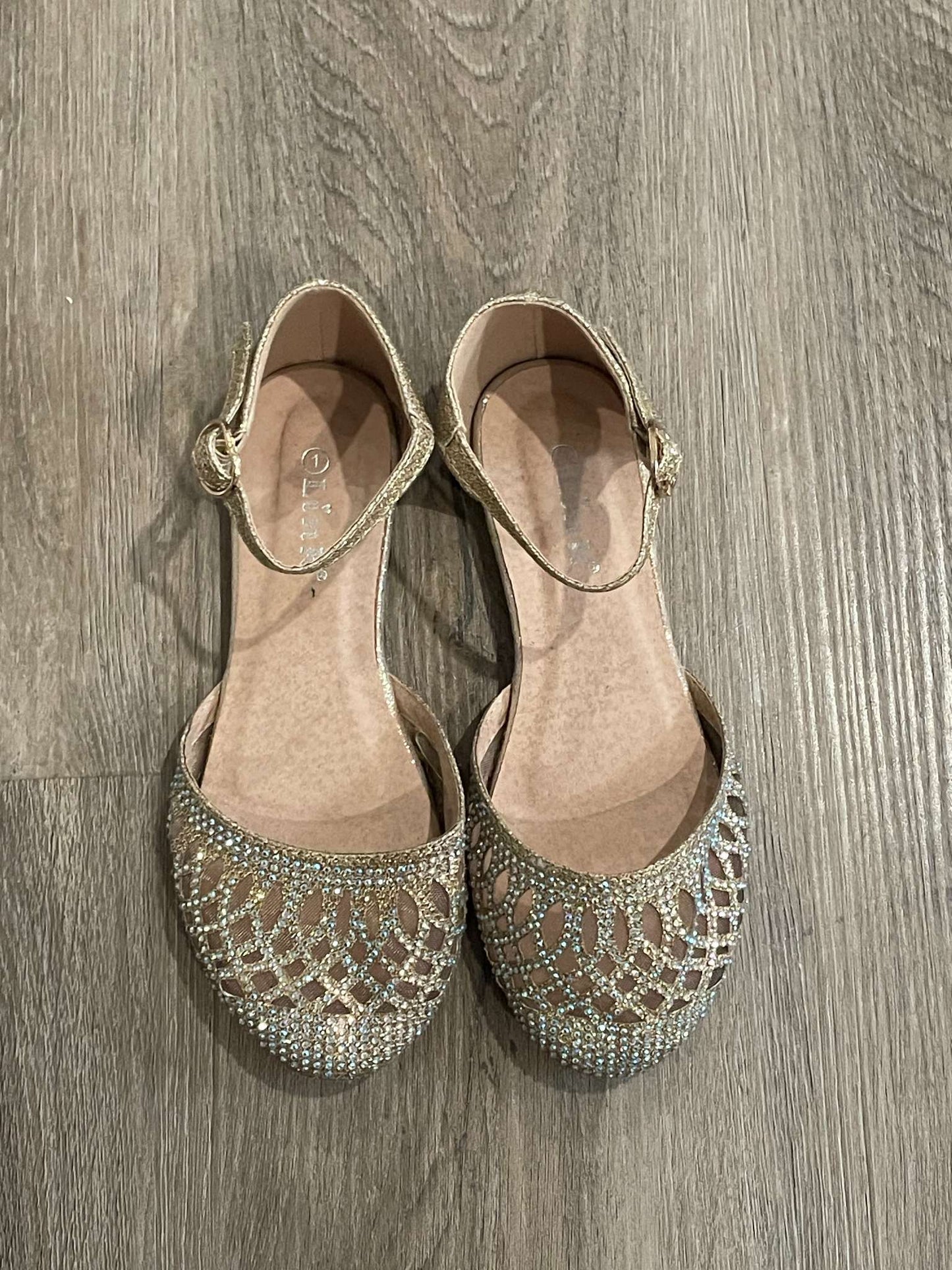 Gold Glitter Dress Shoes Size 1, Shoes 1 (Kids:4-8yr)