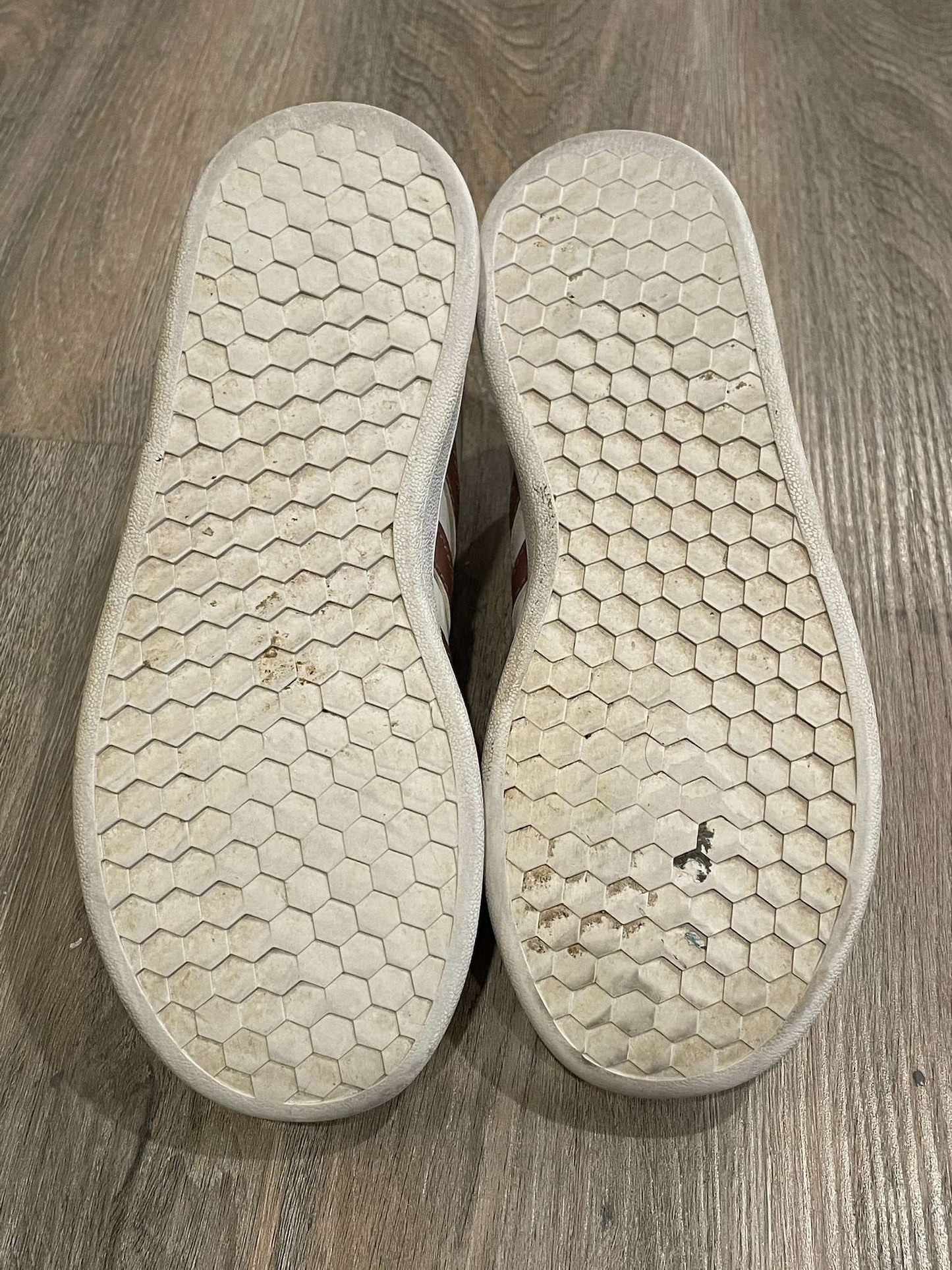 Adidas sneakers Size 1, Shoes 1 (Kids:4-8yr)