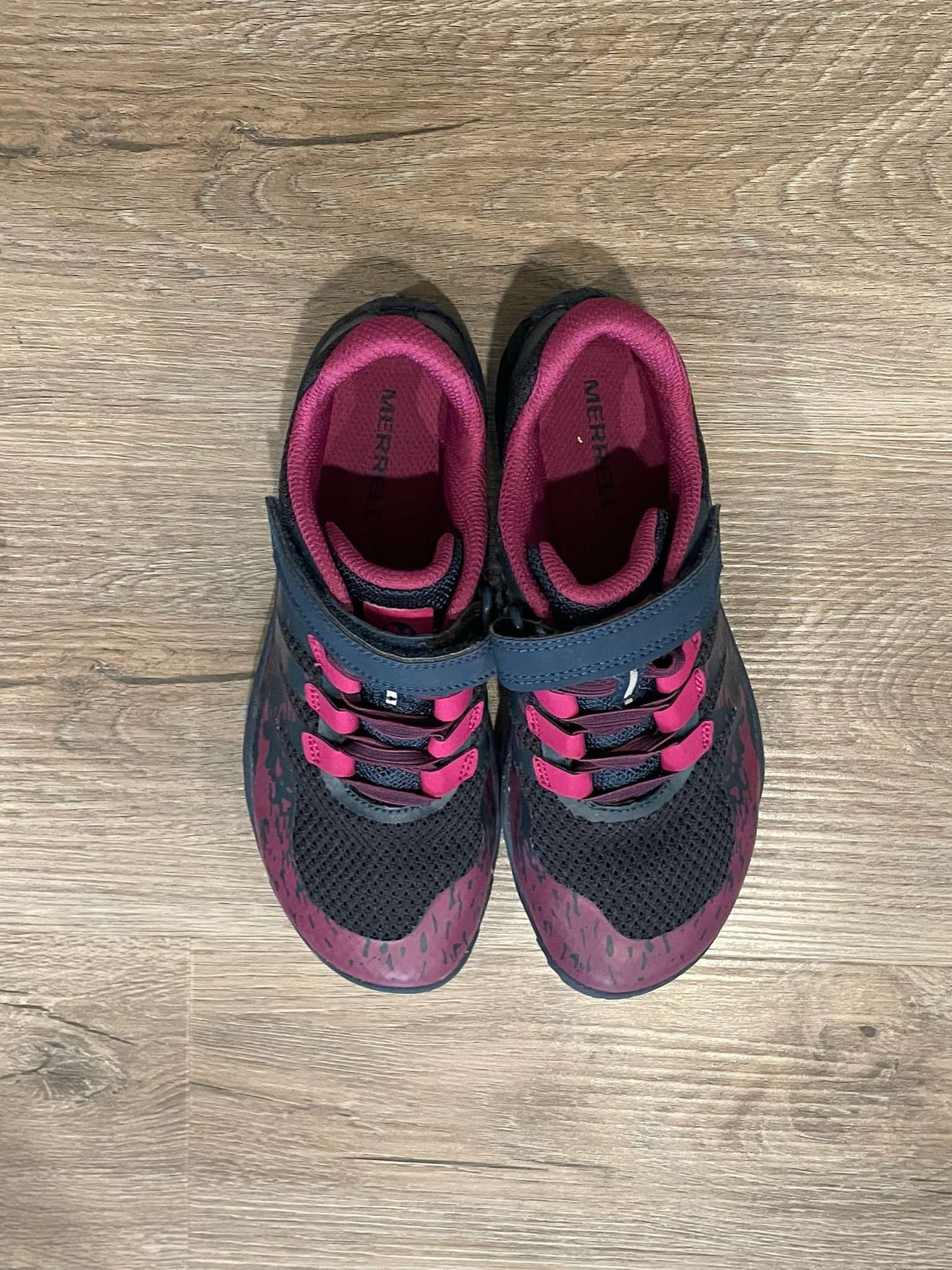 Merrell Shoes Size 1, Shoes 1 (Kids:4-8yr)
