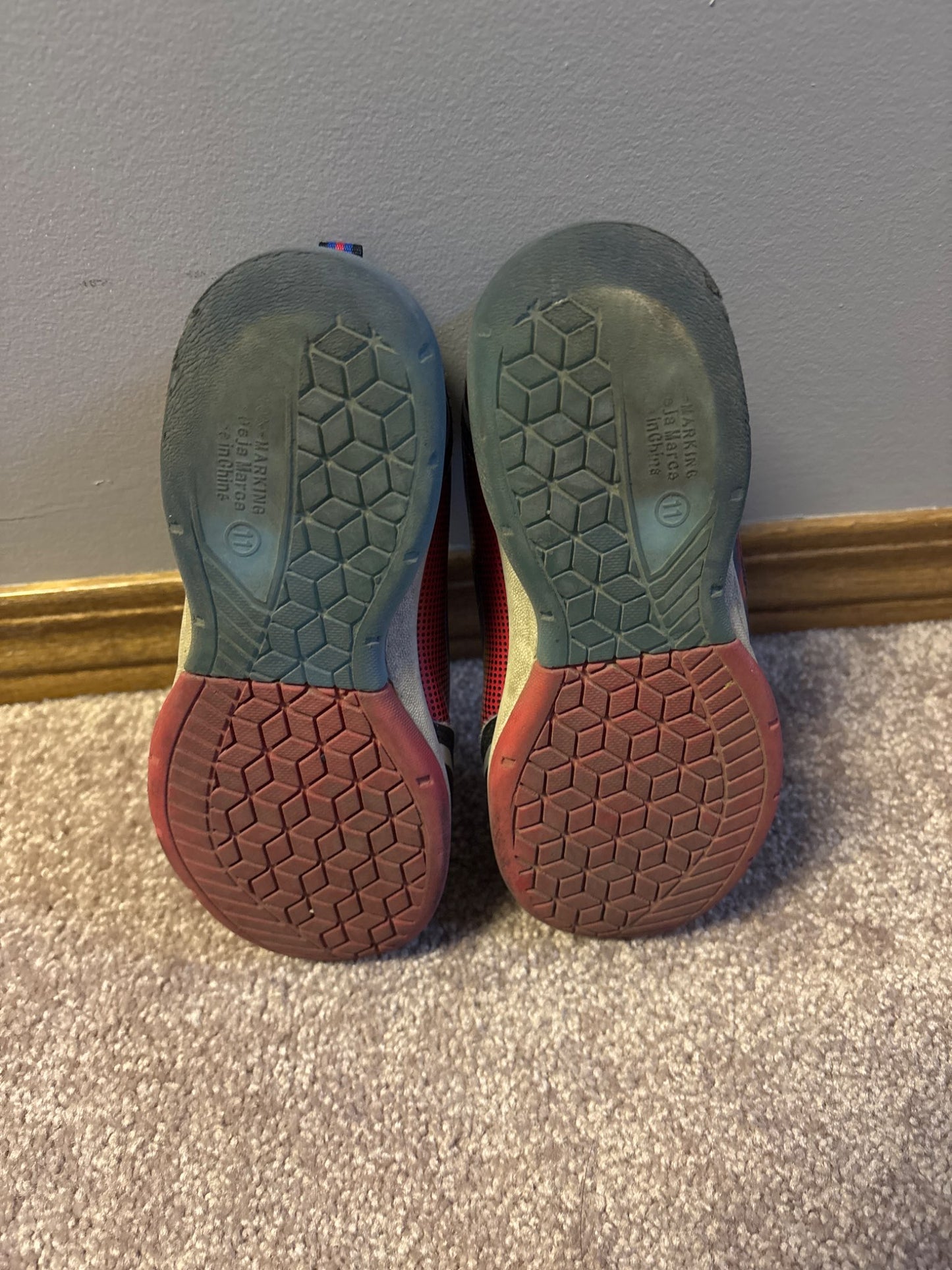 Spider-Man shoes size 11c, Shoes 11 (Toddler:2-4yr)