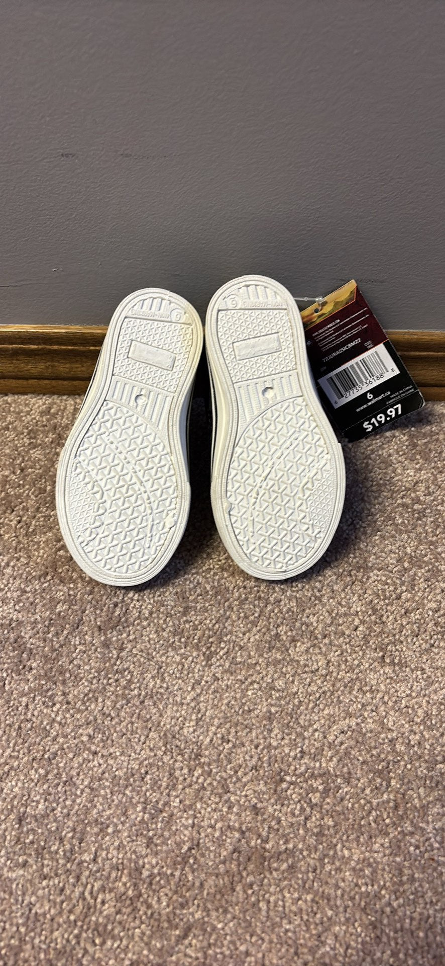 Toddler boy shoes size 6, Shoes 6 (Walkers:12-24 mth)