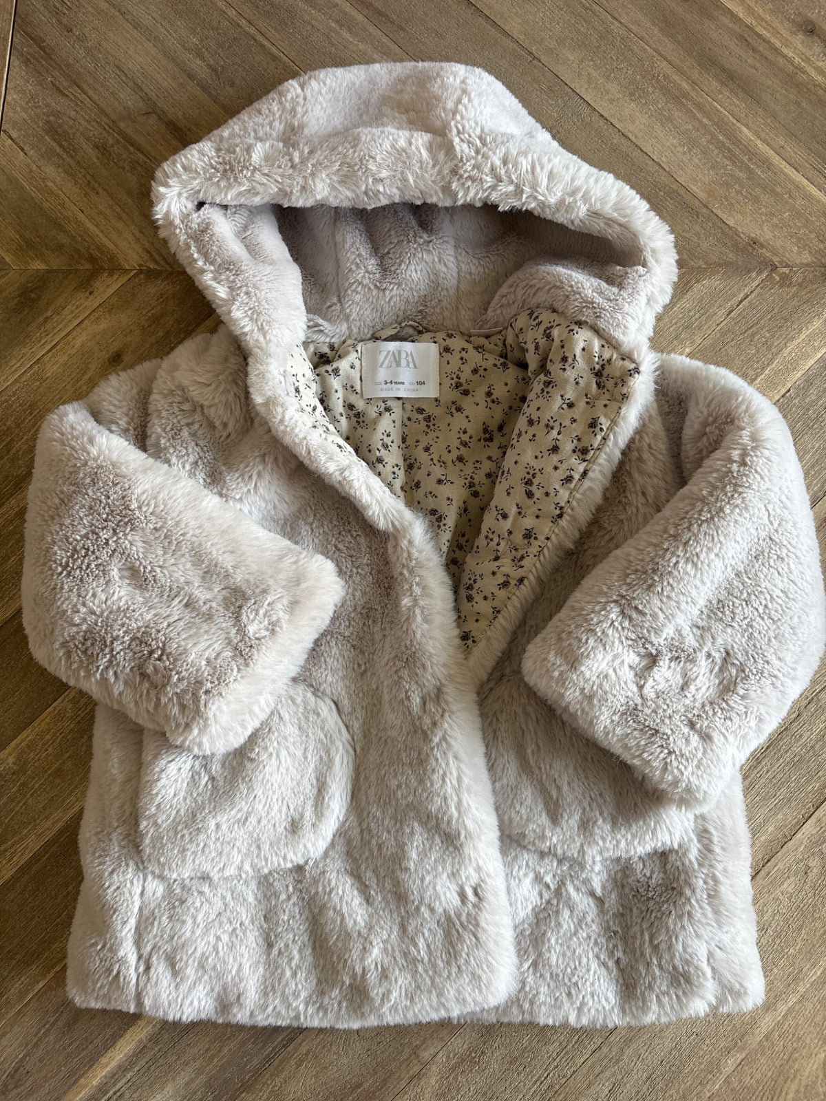 Zara Girls Faux Fur Coat 4T, Kids 4/4T