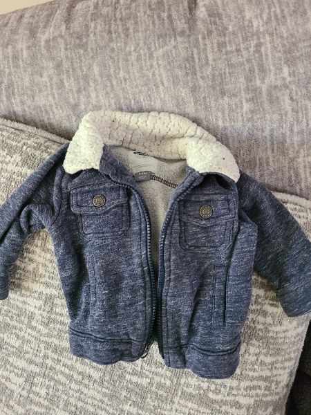 Old navy 3 to 6 month jacket, Kids 6 Month (3-6M)