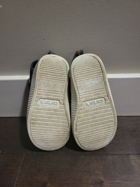 Boys 4T water shoes, Shoes 4.5 (Walkers:12-24 mth)