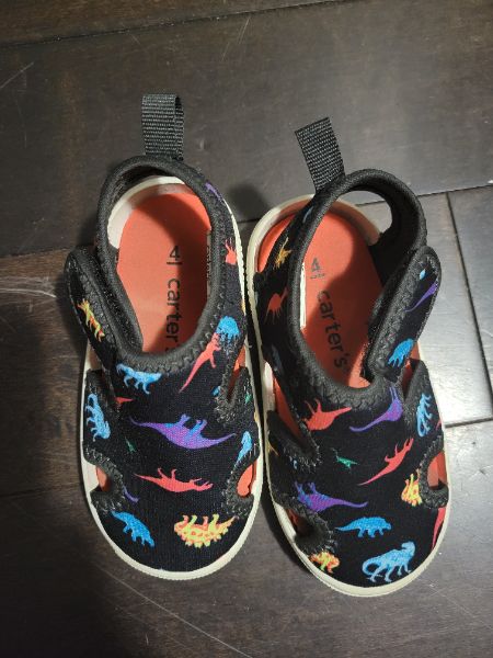 Boys 4T water shoes, Shoes 4.5 (Walkers:12-24 mth)