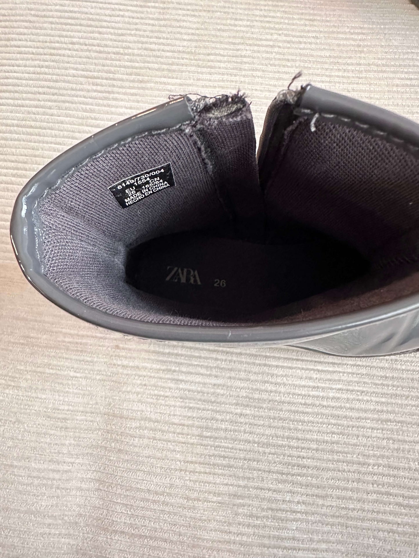 Zara zipper boots Euro 26/ 9.5 US , Shoes 9.5 (Toddler:2-4yr)
