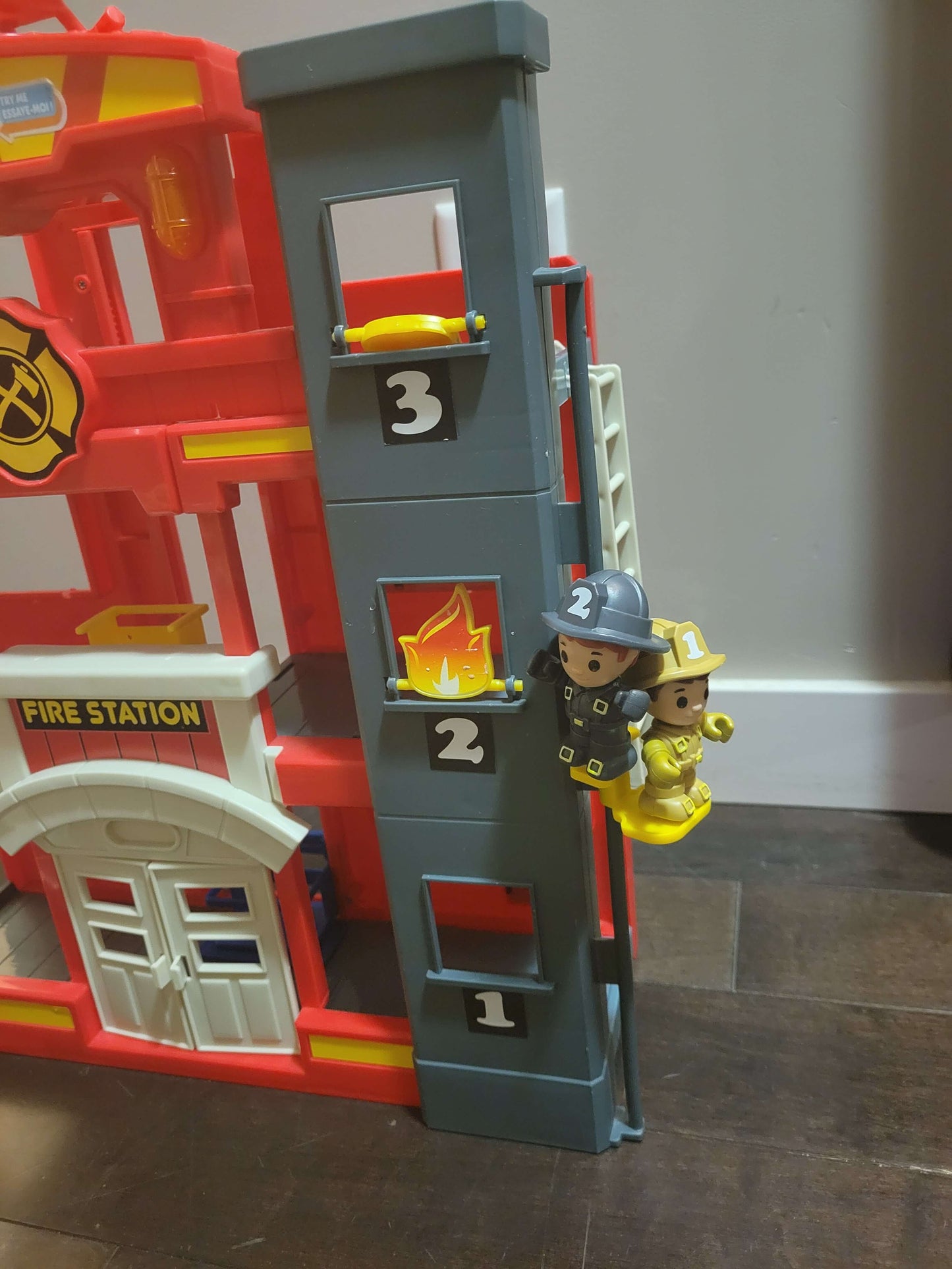 Fire station toy set