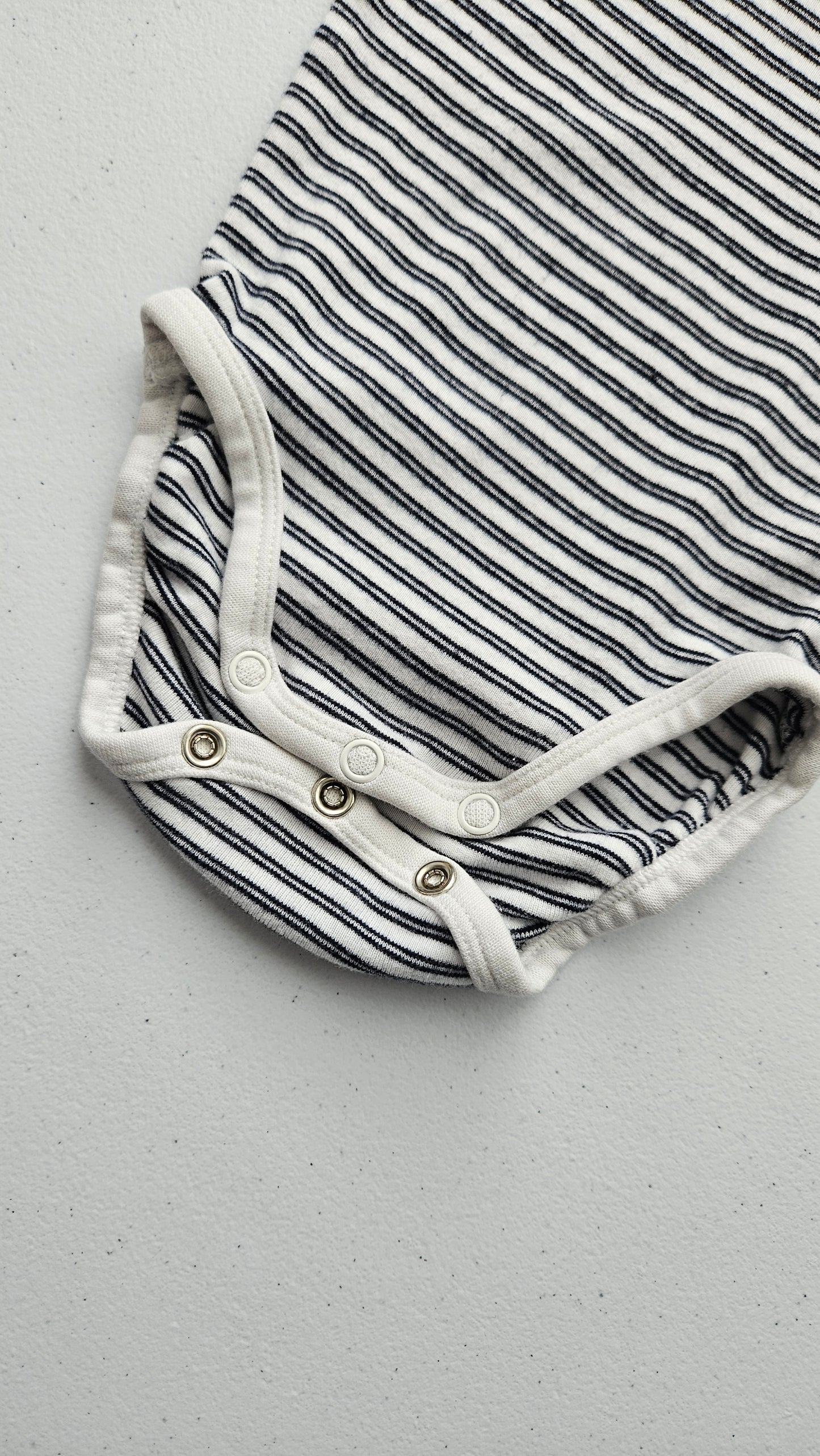 Black & White Striped, Long-Sleeved Onesie Top, H&M, 2-4M, Kids 6 Month (3-6M)