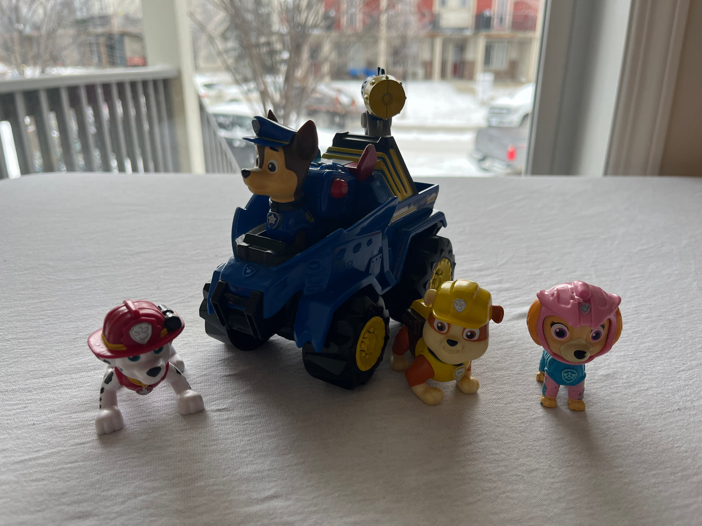 Paw Patrol Bundle #5, Chase truck with 4 pups