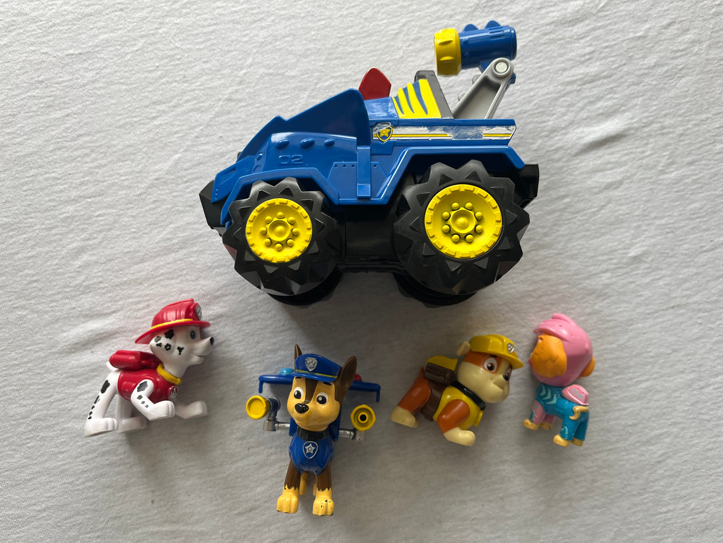 Paw Patrol Bundle #5, Chase truck with 4 pups