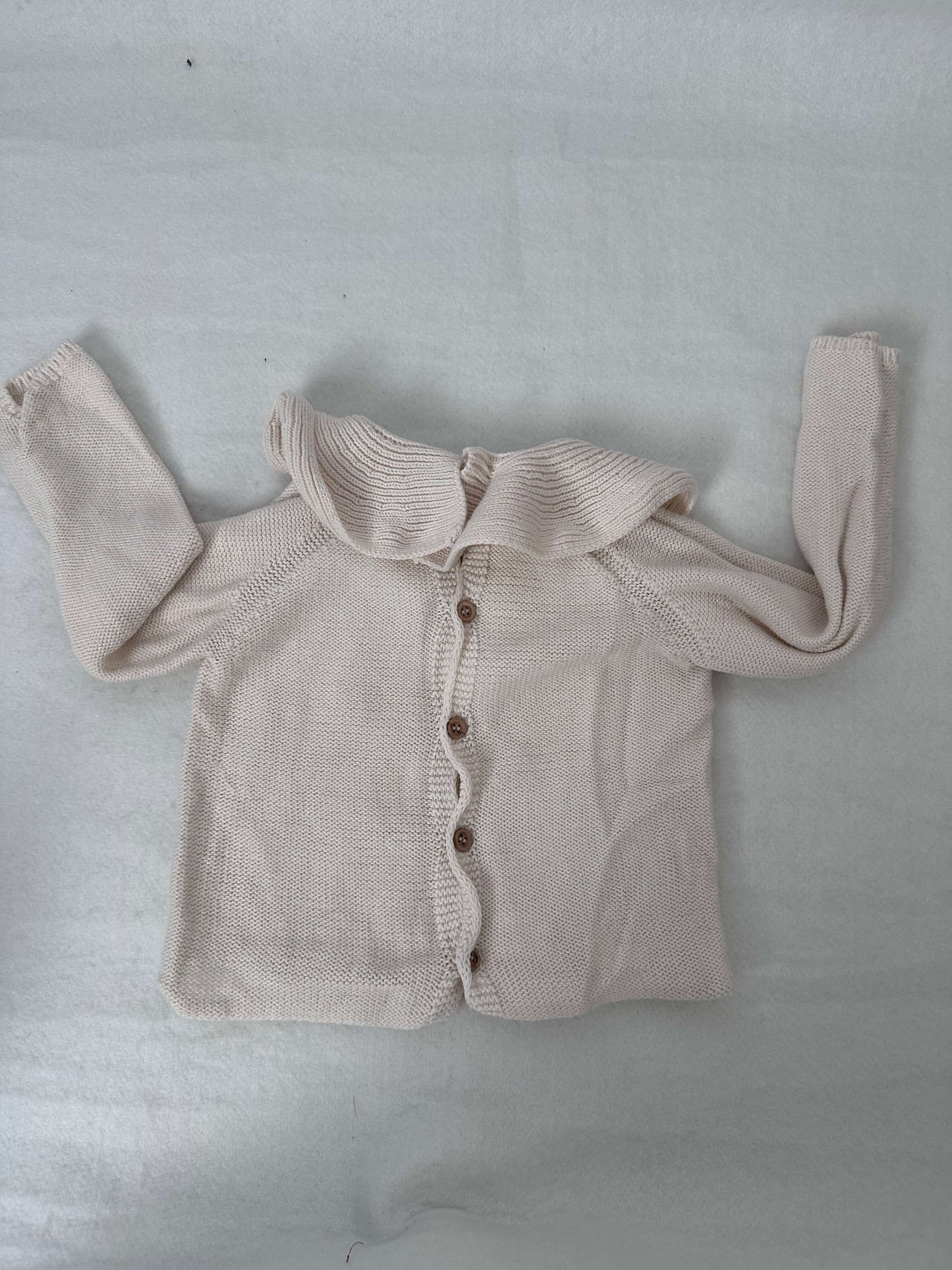 Zara ruffle collar knit top with back buttons 9-12m, Kids 12 Month (9-12M)