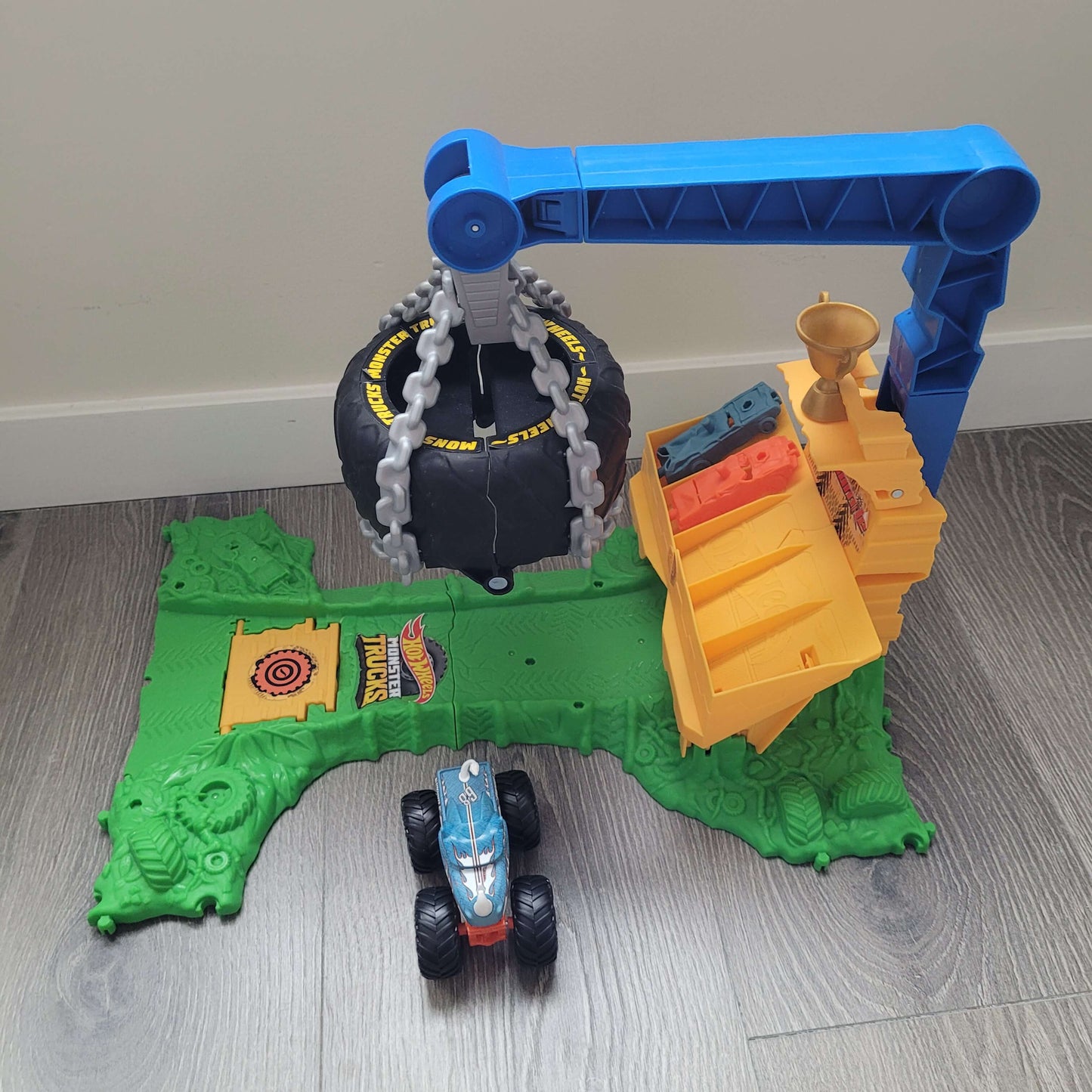 Hot Wheels Monster Trucks Rhinomite Playset MSRP $36