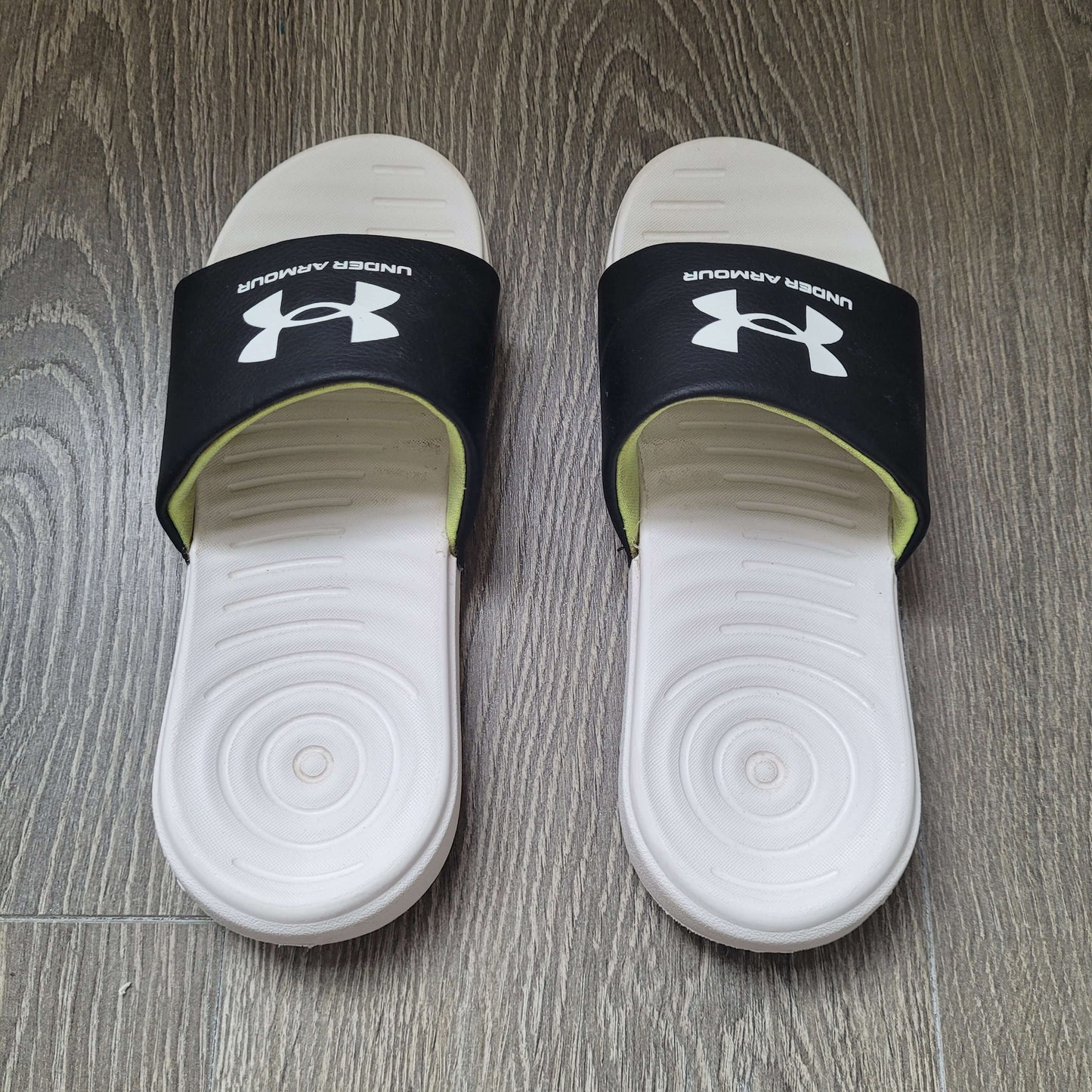 Boys' Under Armour Slides Size 3, Shoes 3 (Kids:4-8yr)