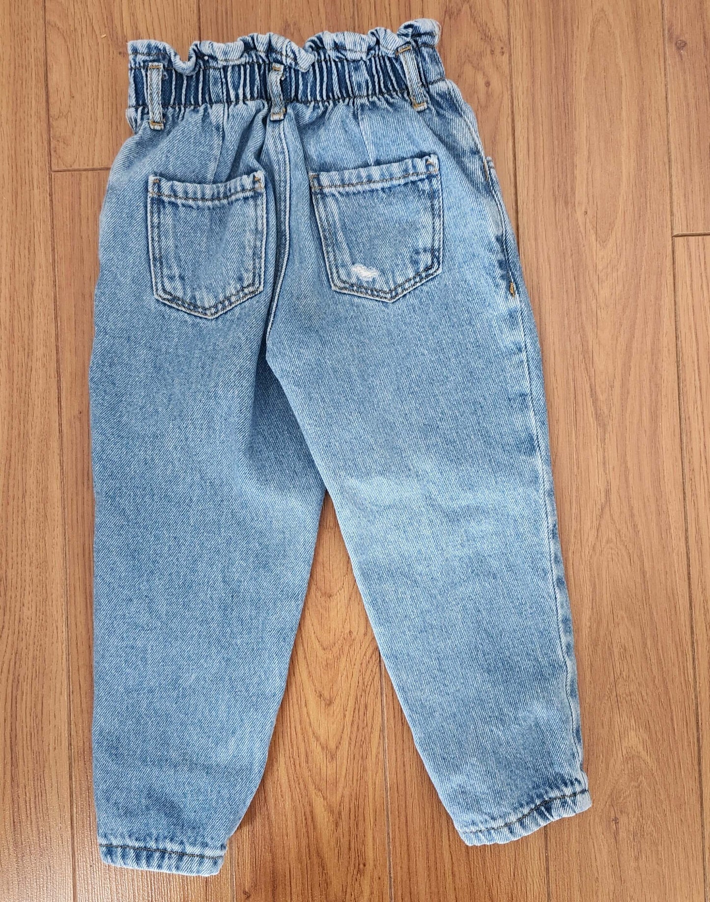 Girls Jeans and Rainbow Sweatshirt Outfit size 4, Kids 4/4T
