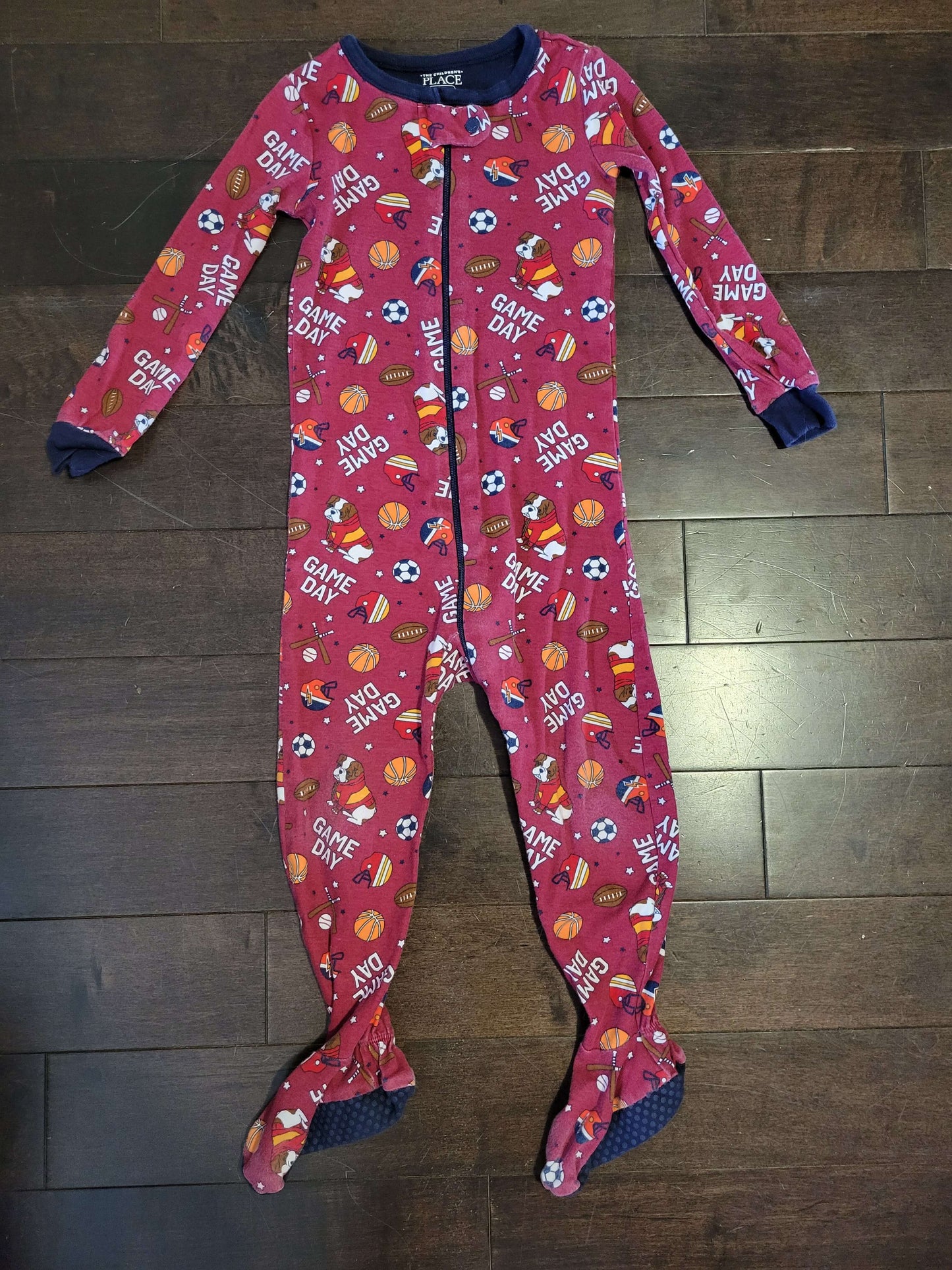 Sports themed sleepers 2T, Kids 2T