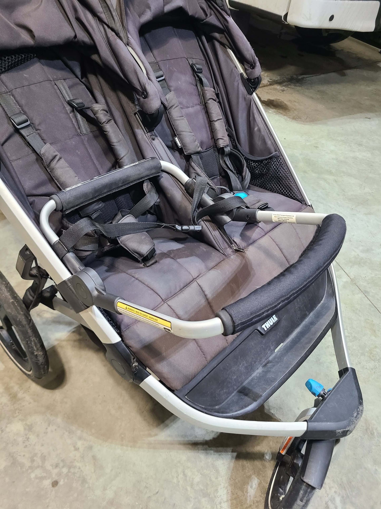 Thule Urban Glide 2 Double Stroller- Retails for $1000!