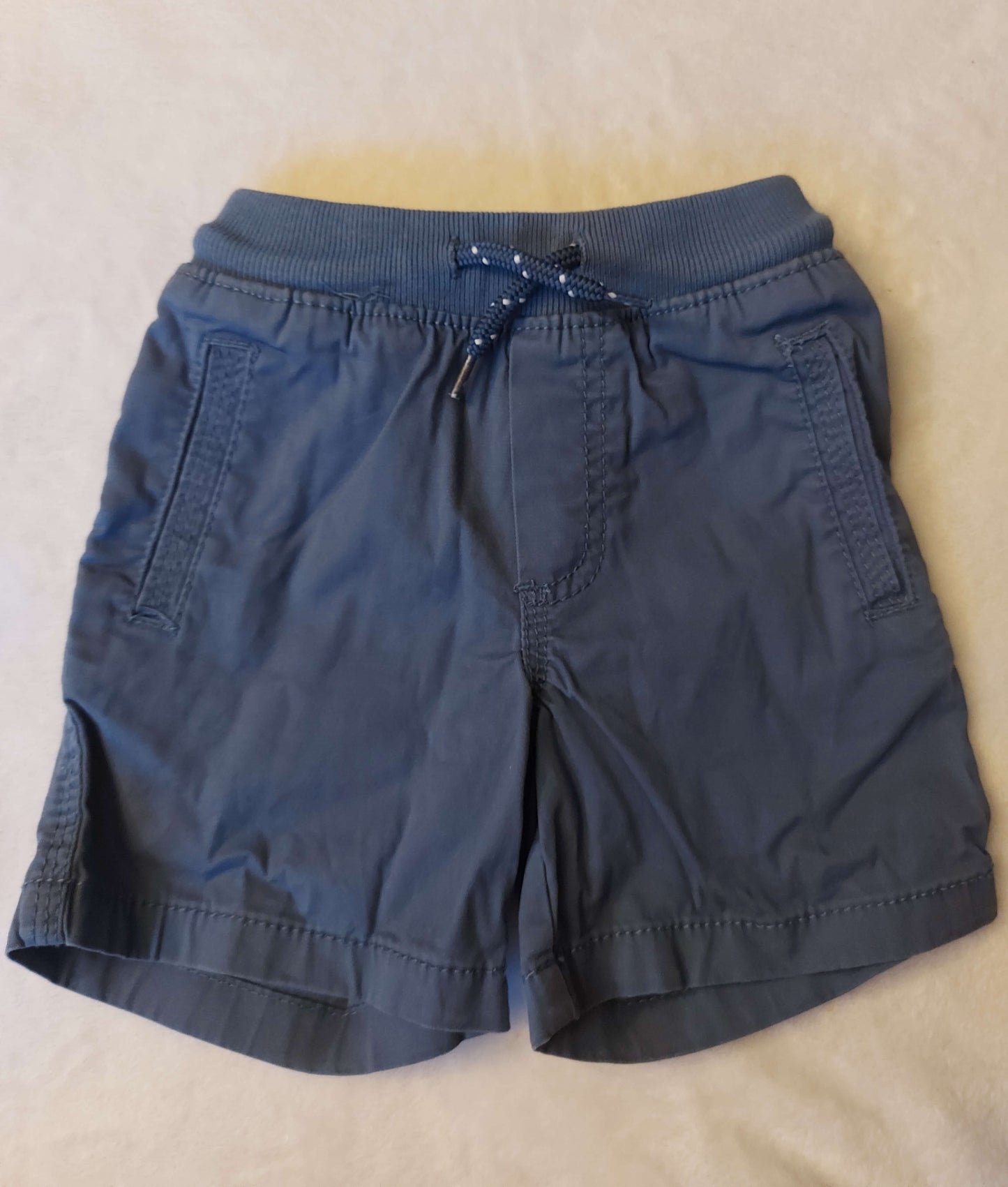 Bundle of 6 pairs of summer shorts, size 2T, Kids 2T