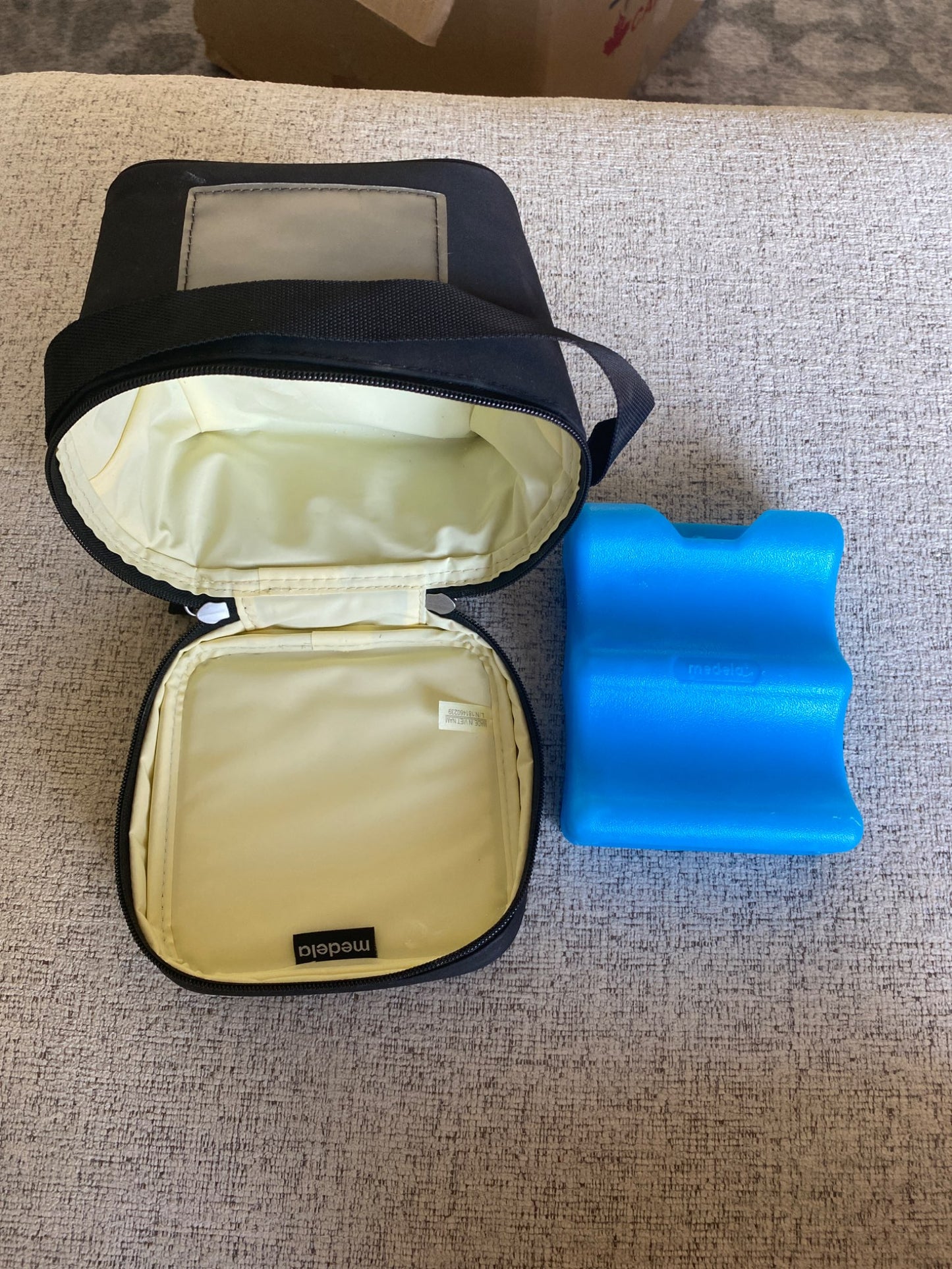 Medela Milk Cooler with ice pack