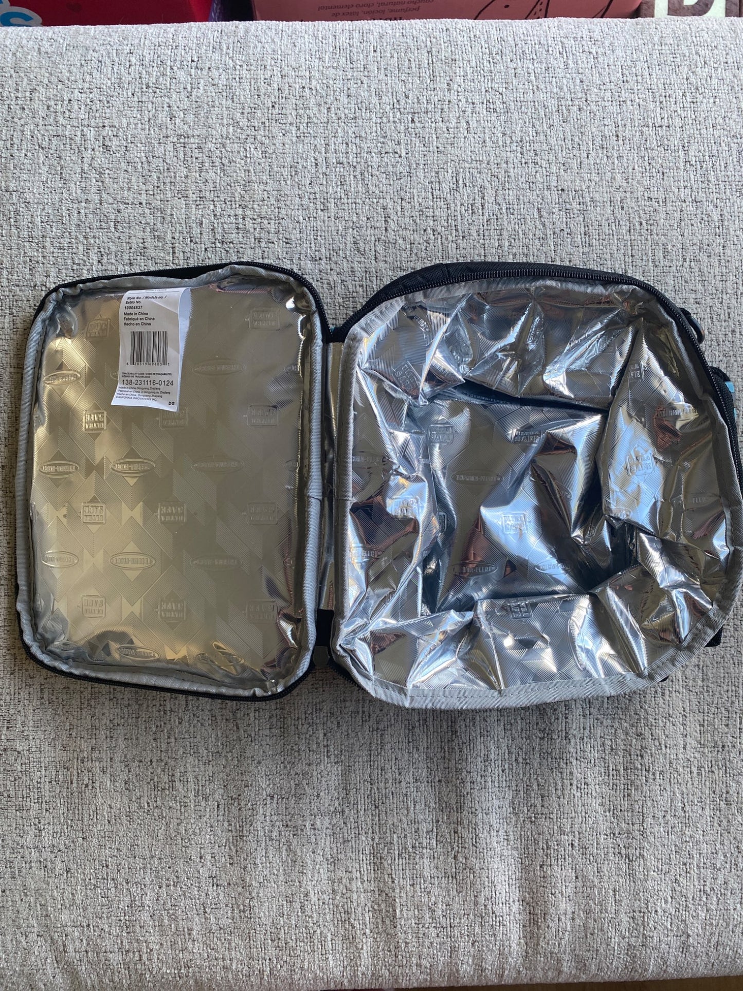 New never used Black Columbia lunch bag