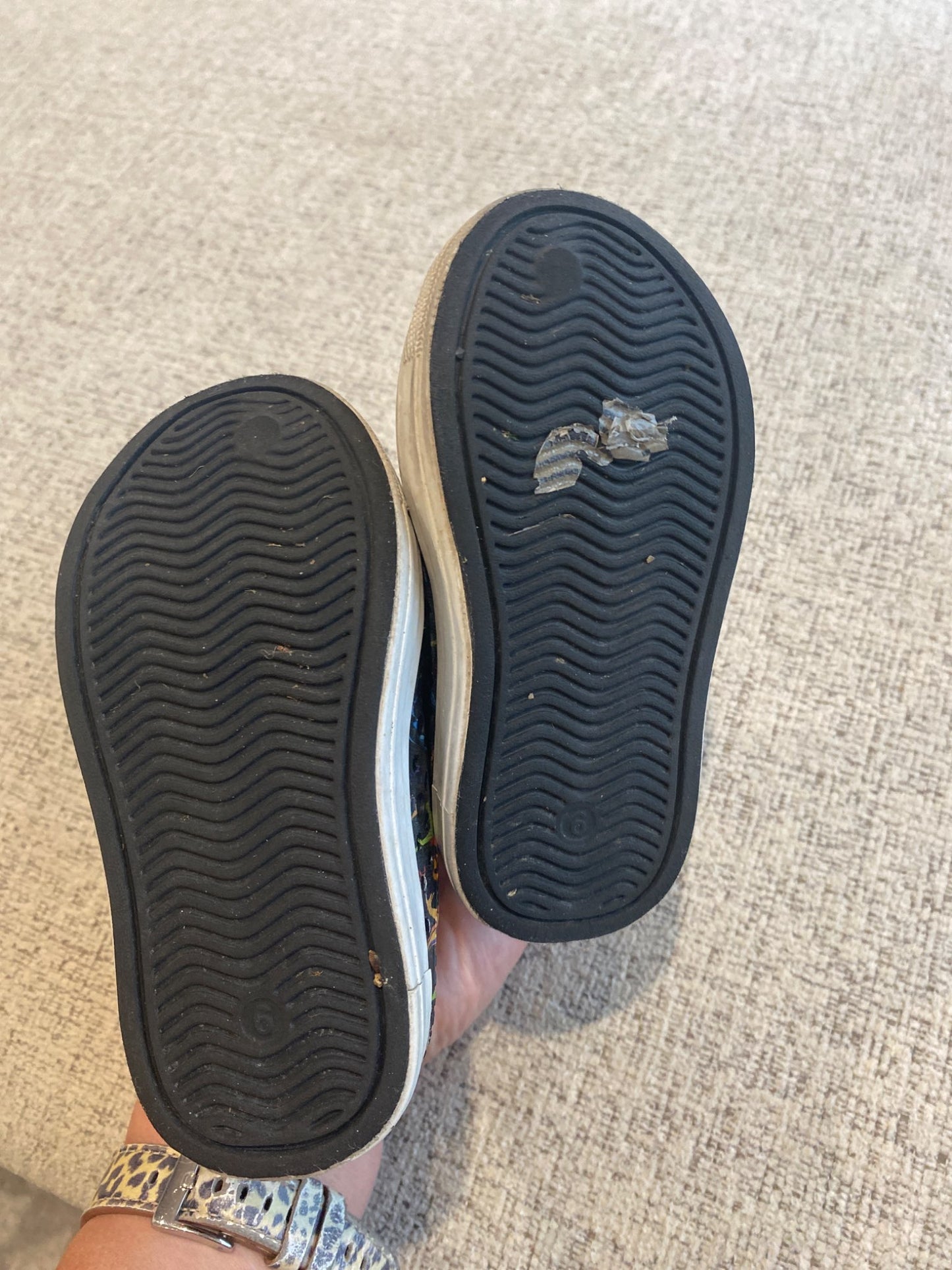 Sketchers slip ons size 6, Shoes 6 (Walkers:12-24 mth)