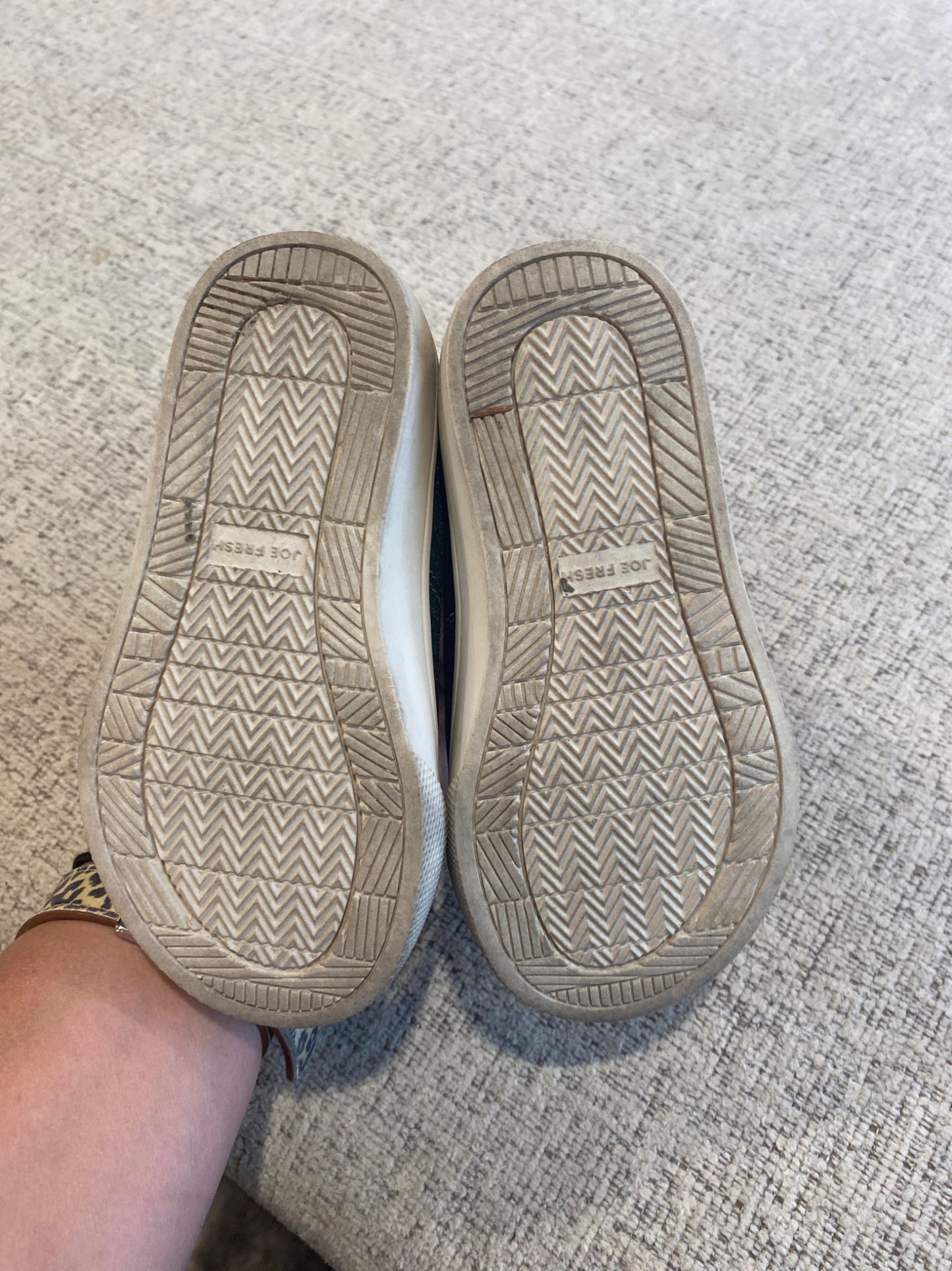 Joe Fresh Slip on shoes. Size 7, Shoes 7 (Walkers:12-24 mth)