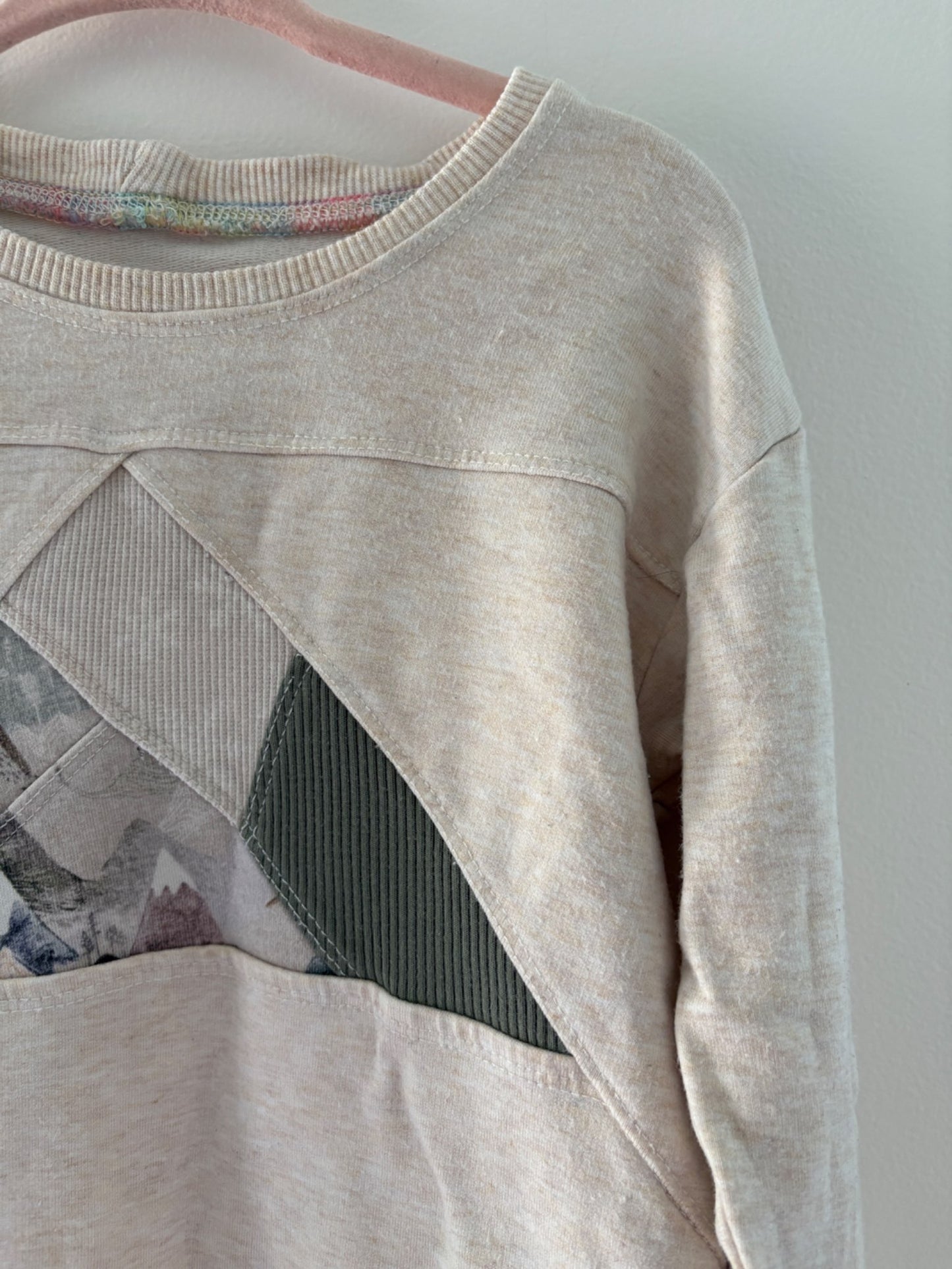 Little & Finley Small Shop Mountain Sweatshirt (grow w/ me size 1-3 T) , Kids 3T