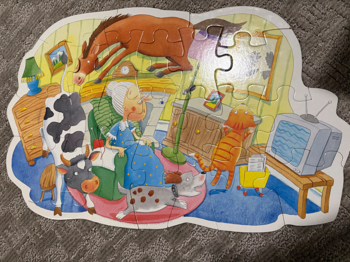 There Was An Old Lady / puzzle and book