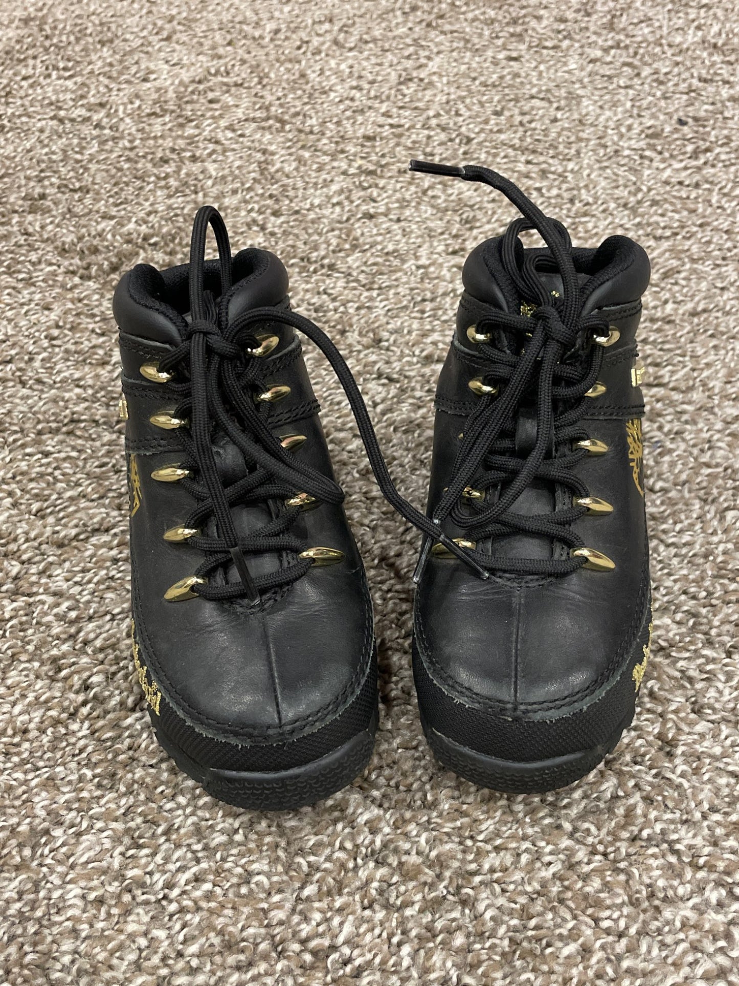 Kids Black Timberland Boots with Gold Accents, Excellent Used Condition (EUC), Size 9.5 , Shoes 9.5 (Toddler:2-4yr)
