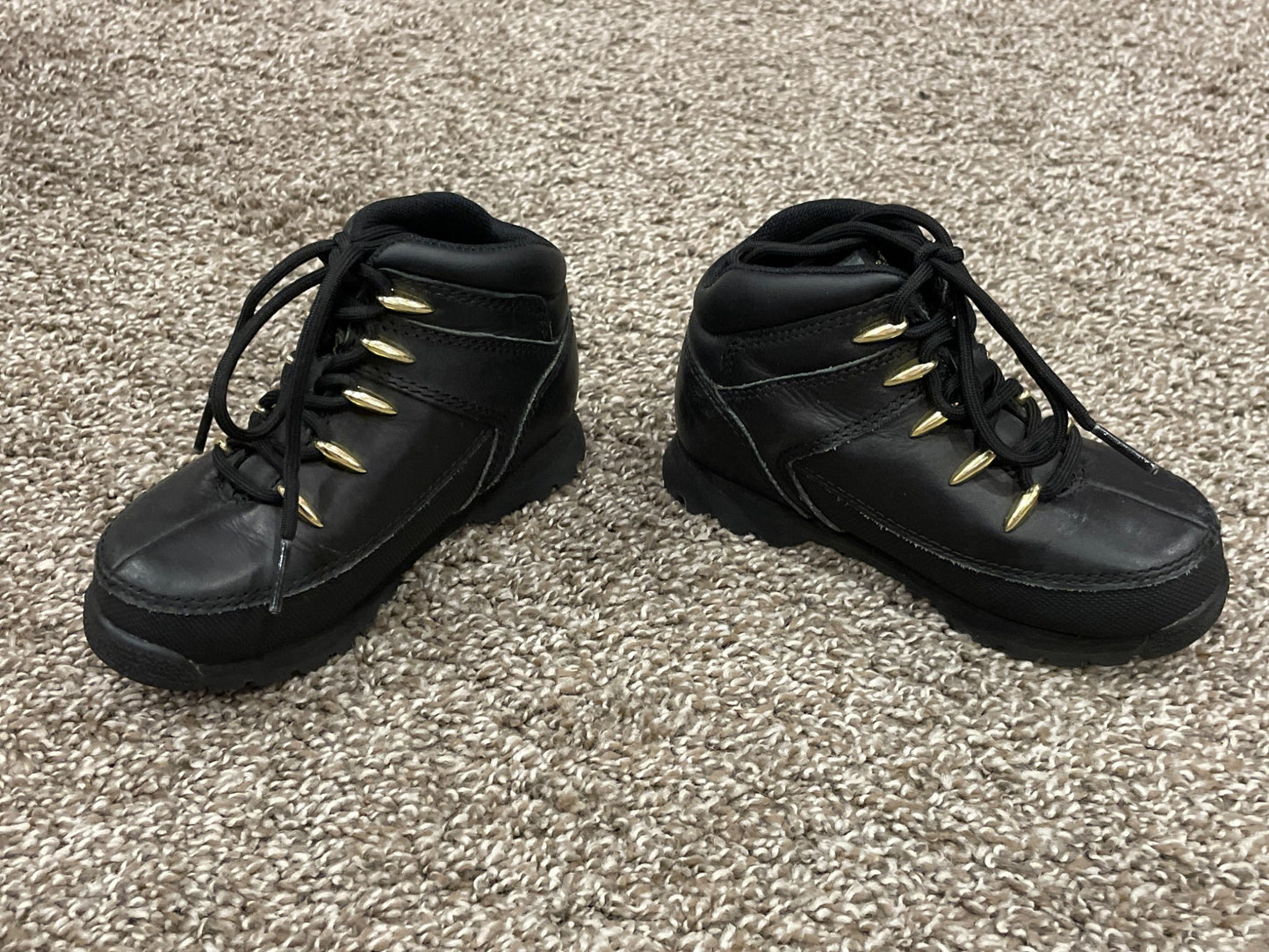 Kids Black Timberland Boots with Gold Accents, Excellent Used Condition (EUC), Size 9.5 , Shoes 9.5 (Toddler:2-4yr)