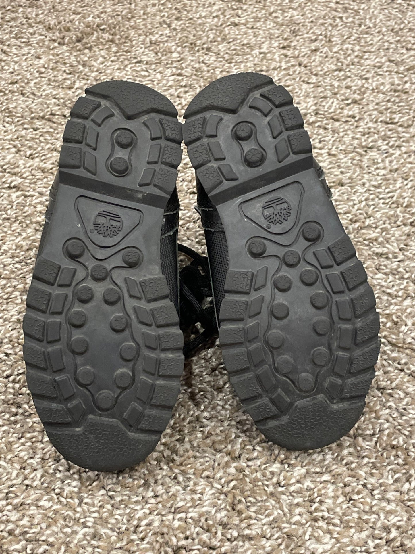 Kids Black Timberland Boots with Gold Accents, Excellent Used Condition (EUC), Size 9.5 , Shoes 9.5 (Toddler:2-4yr)