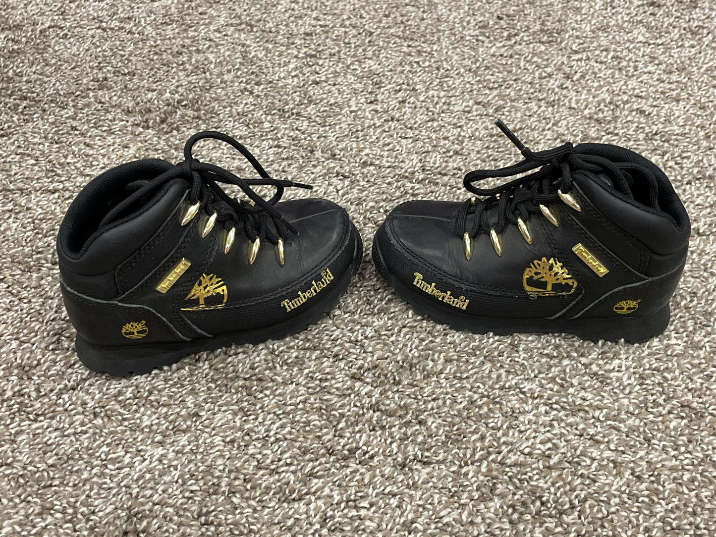Kids Black Timberland Boots with Gold Accents, Excellent Used Condition (EUC), Size 9.5 , Shoes 9.5 (Toddler:2-4yr)