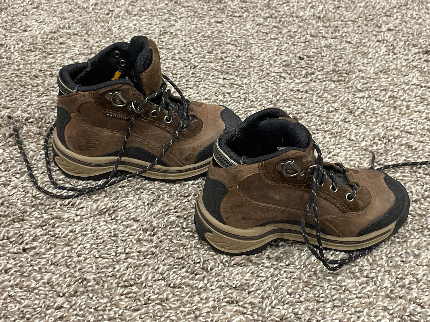 Boys Timberland Waterproof Hiking Boots, Genuine Leather, Size 7.5, Very Good Used Condition (VGUC), Shoes 7.5 (Toddler:2-4yr)