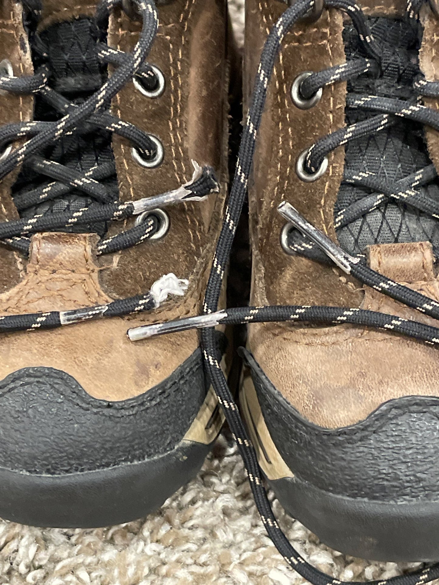 Boys Timberland Waterproof Hiking Boots, Genuine Leather, Size 7.5, Very Good Used Condition (VGUC), Shoes 7.5 (Toddler:2-4yr)
