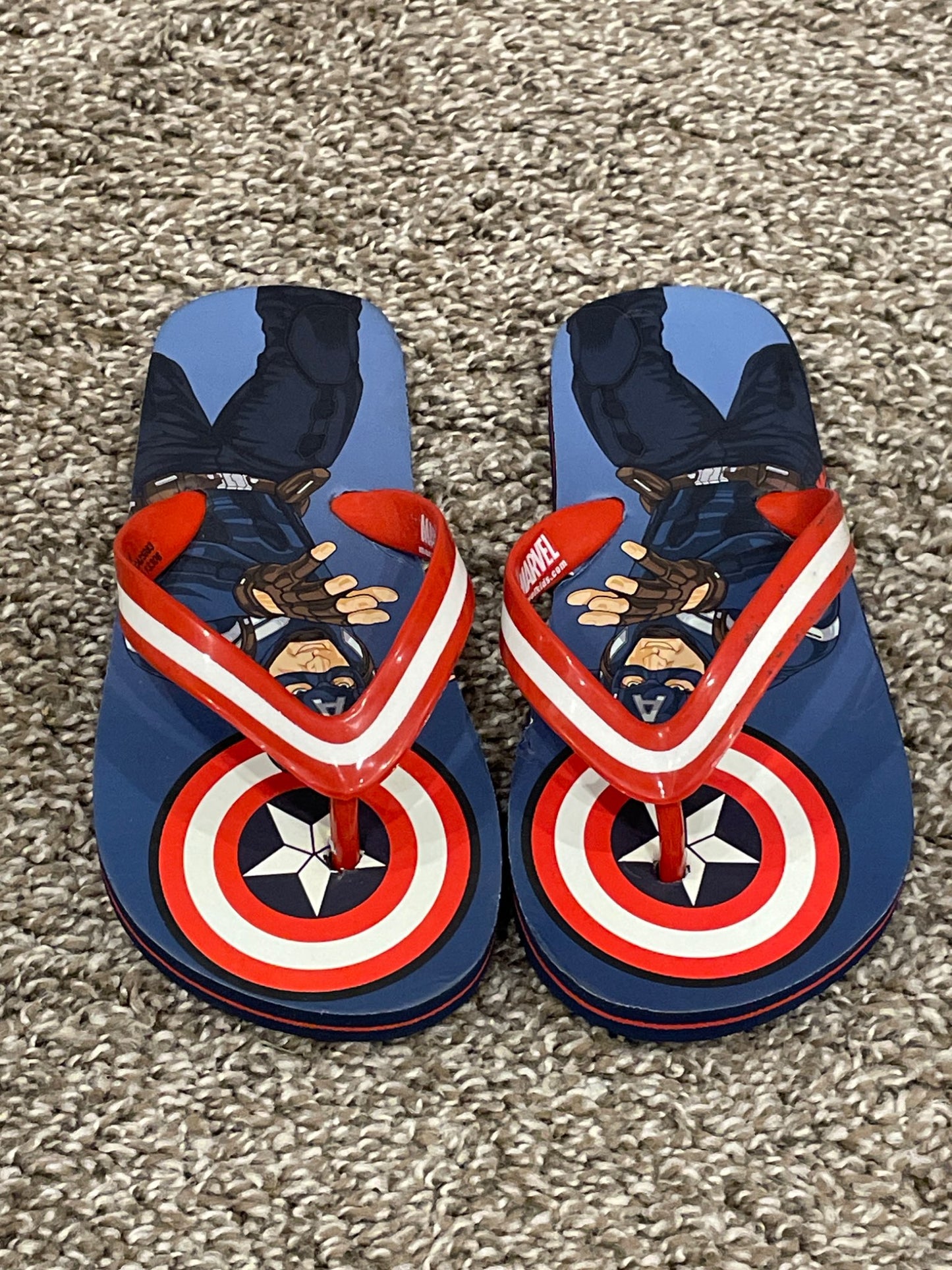 Boys Marvel Flip Flop Sandals, size 10, Excellent Used Condition (EUC) , Shoes 10 (Toddler:2-4yr)